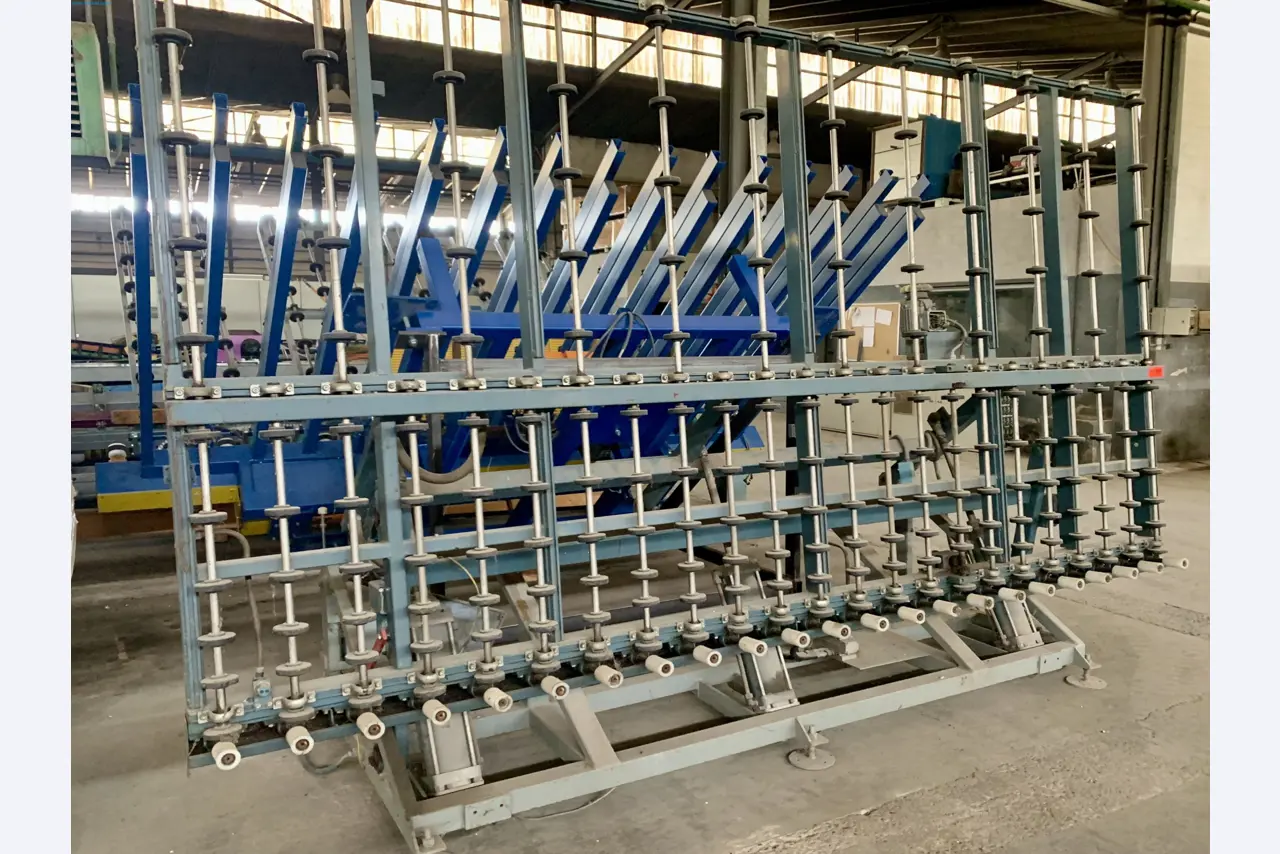Sale of a complete warehouse of machinery for the glass industry in Spain-8