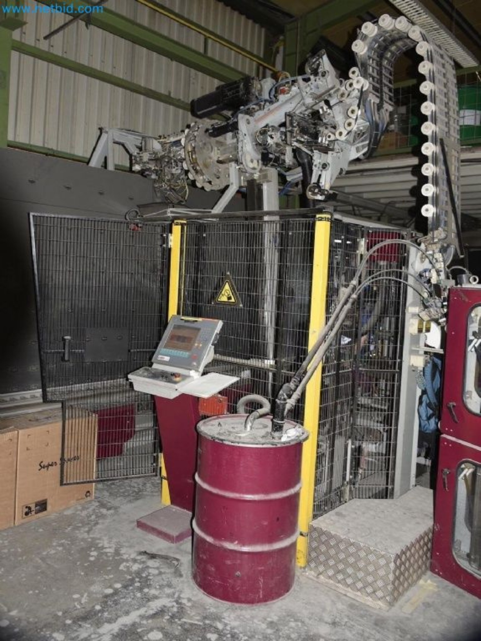 Sale of a complete warehouse of machinery for the glass industry in Spain-10