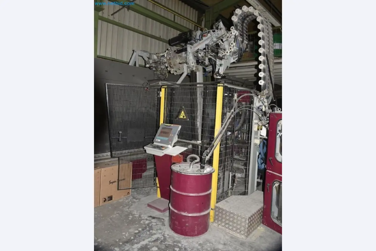 Sale of a complete warehouse of machinery for the glass industry in Spain-10