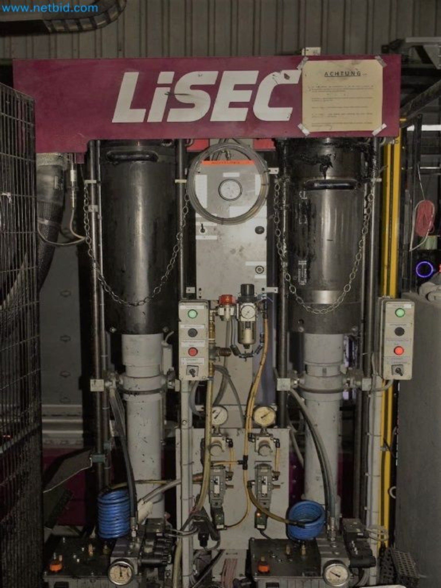 Sale of a complete warehouse of machinery for the glass industry in Spain-11