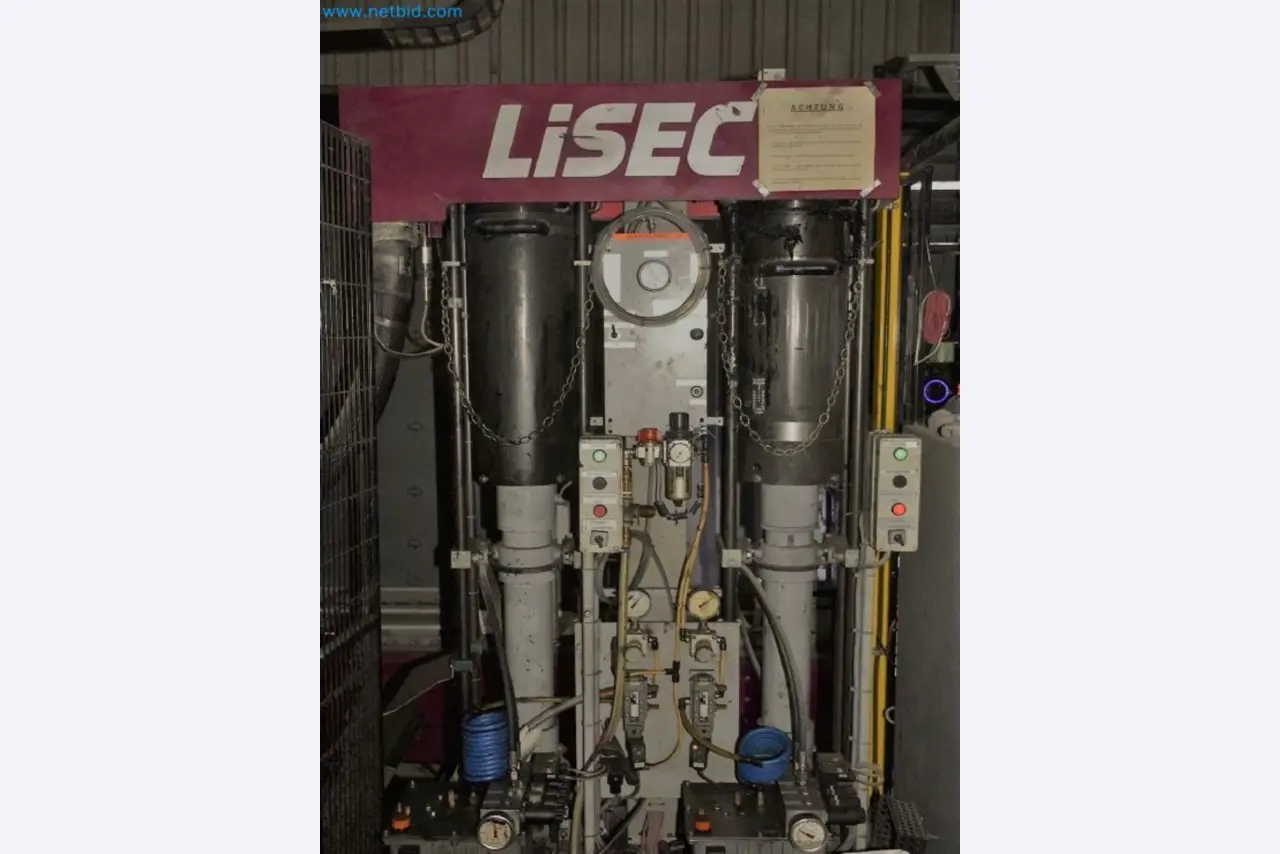 Sale of a complete warehouse of machinery for the glass industry in Spain-11