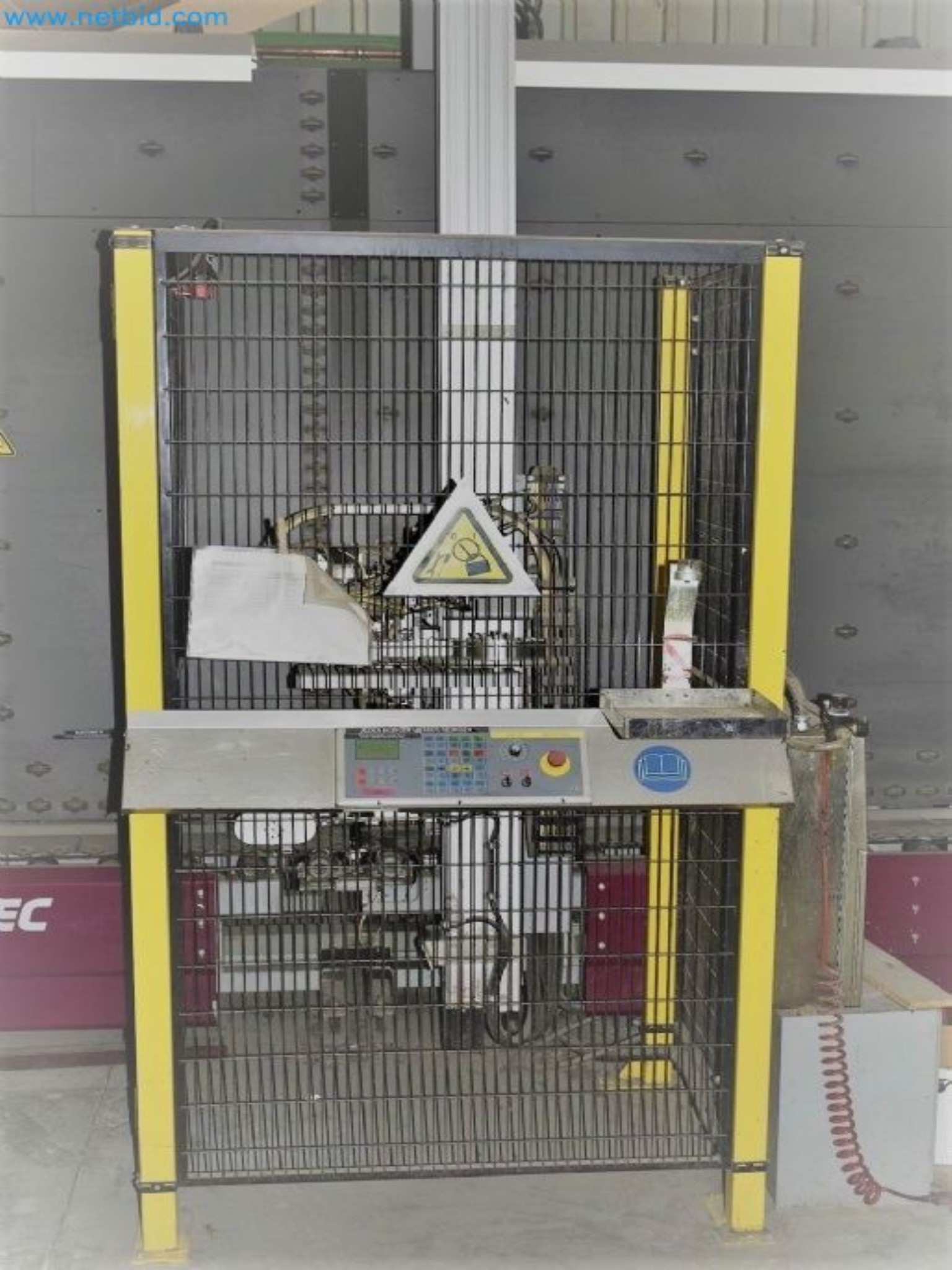 Sale of a complete warehouse of machinery for the glass industry in Spain-12