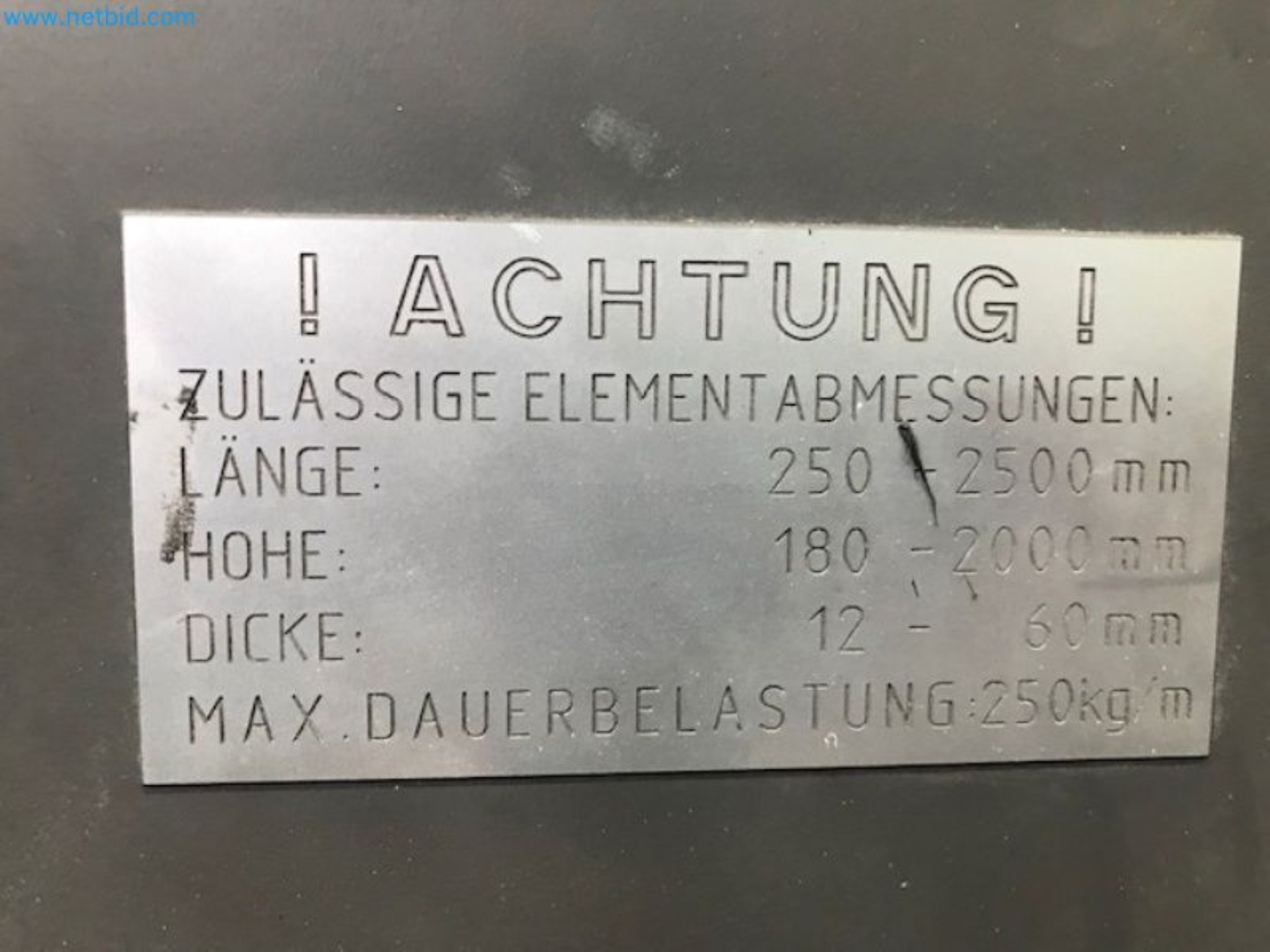 Sale of a complete warehouse of machinery for the glass industry in Spain-8