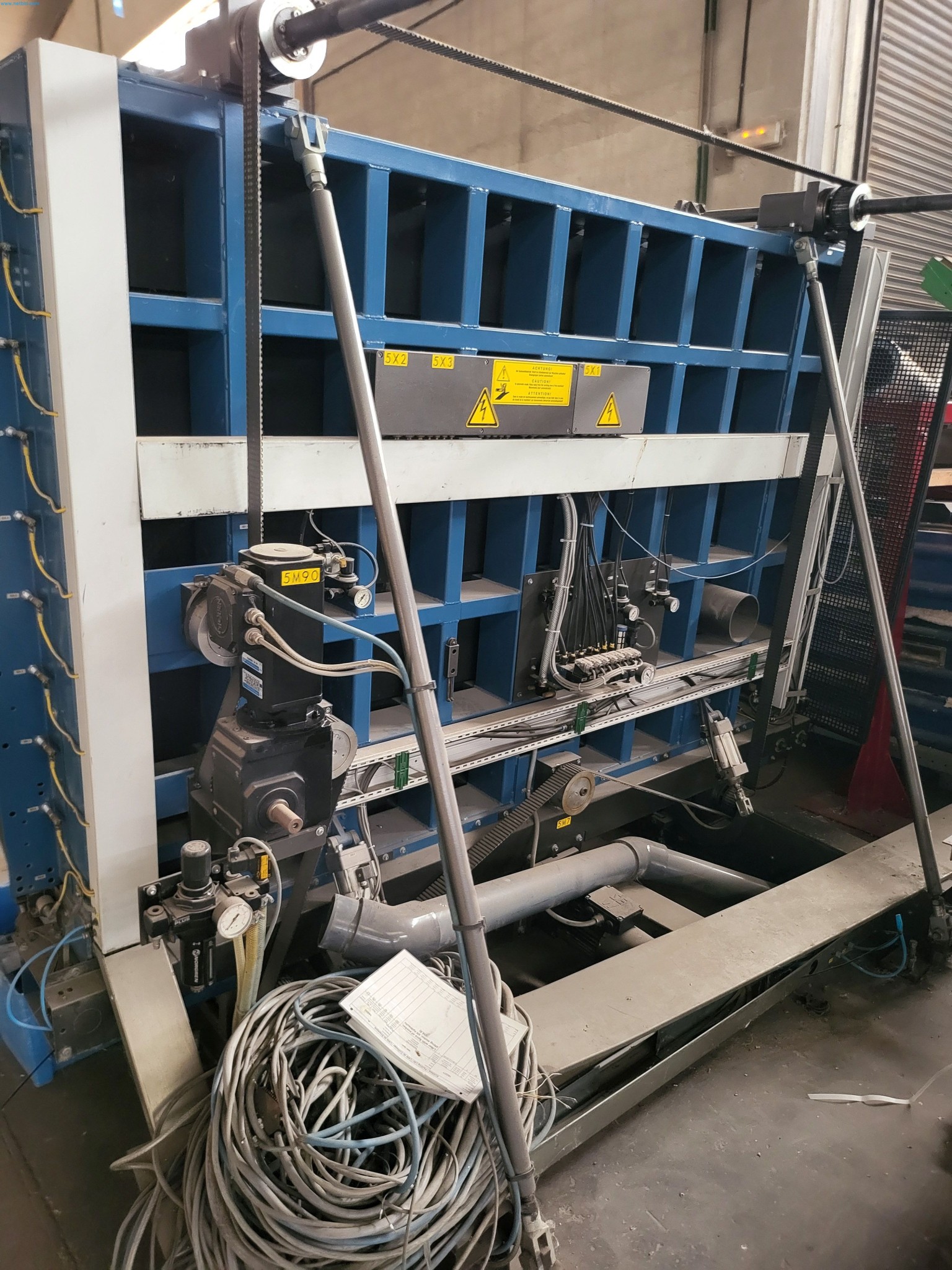 Sale of a complete warehouse of machinery for the glass industry in Spain-3