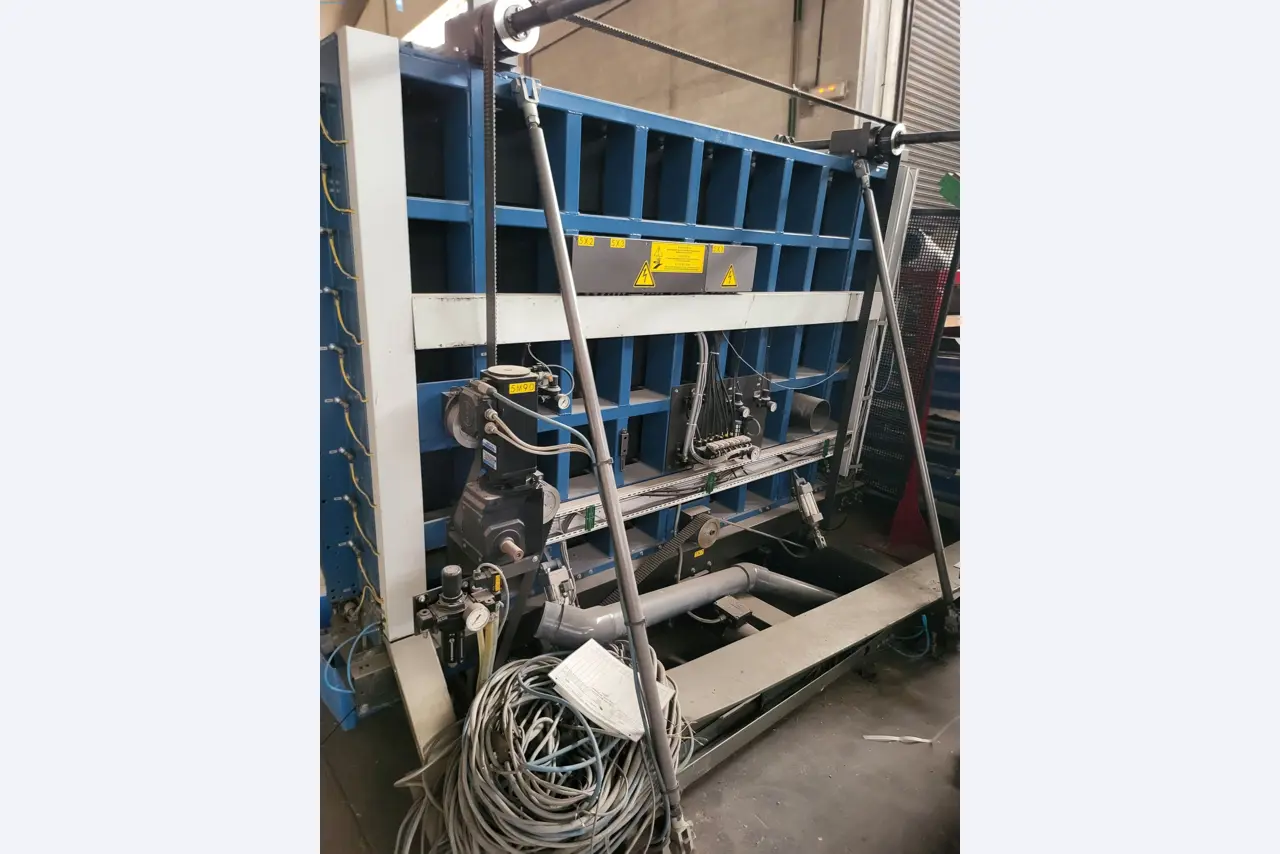 Sale of a complete warehouse of machinery for the glass industry in Spain-3