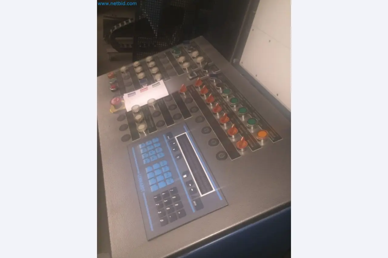 Sale of a complete warehouse of machinery for the glass industry in Spain-6