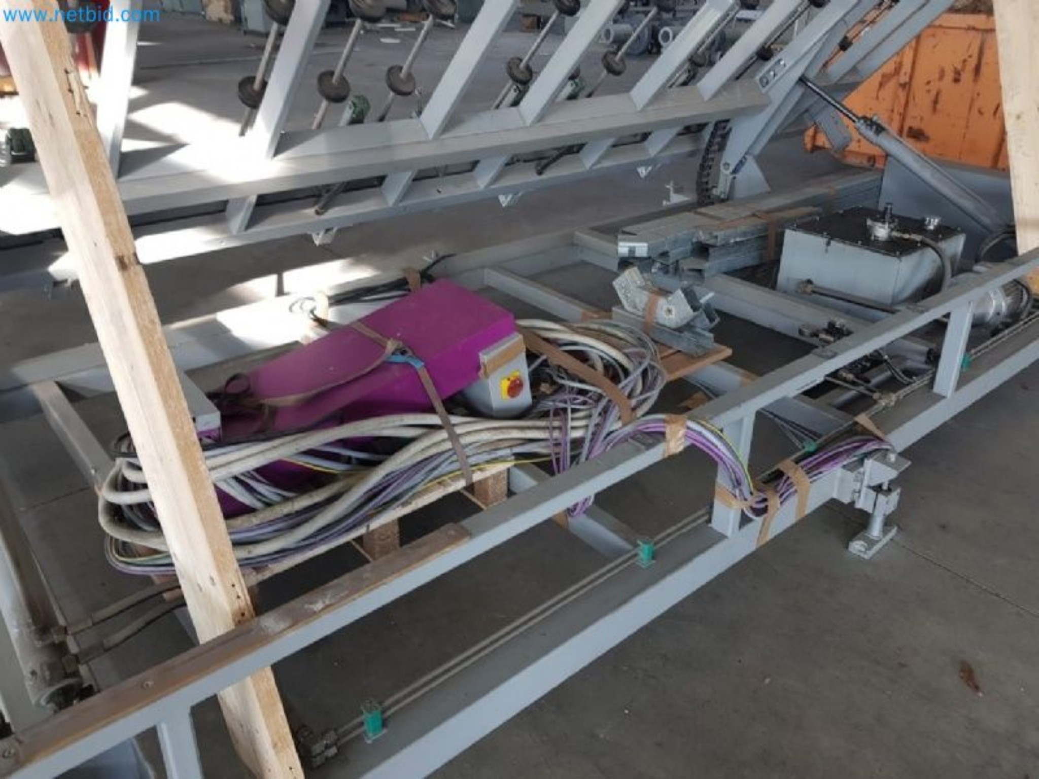 Sale of a complete warehouse of machinery for the glass industry in Spain-3