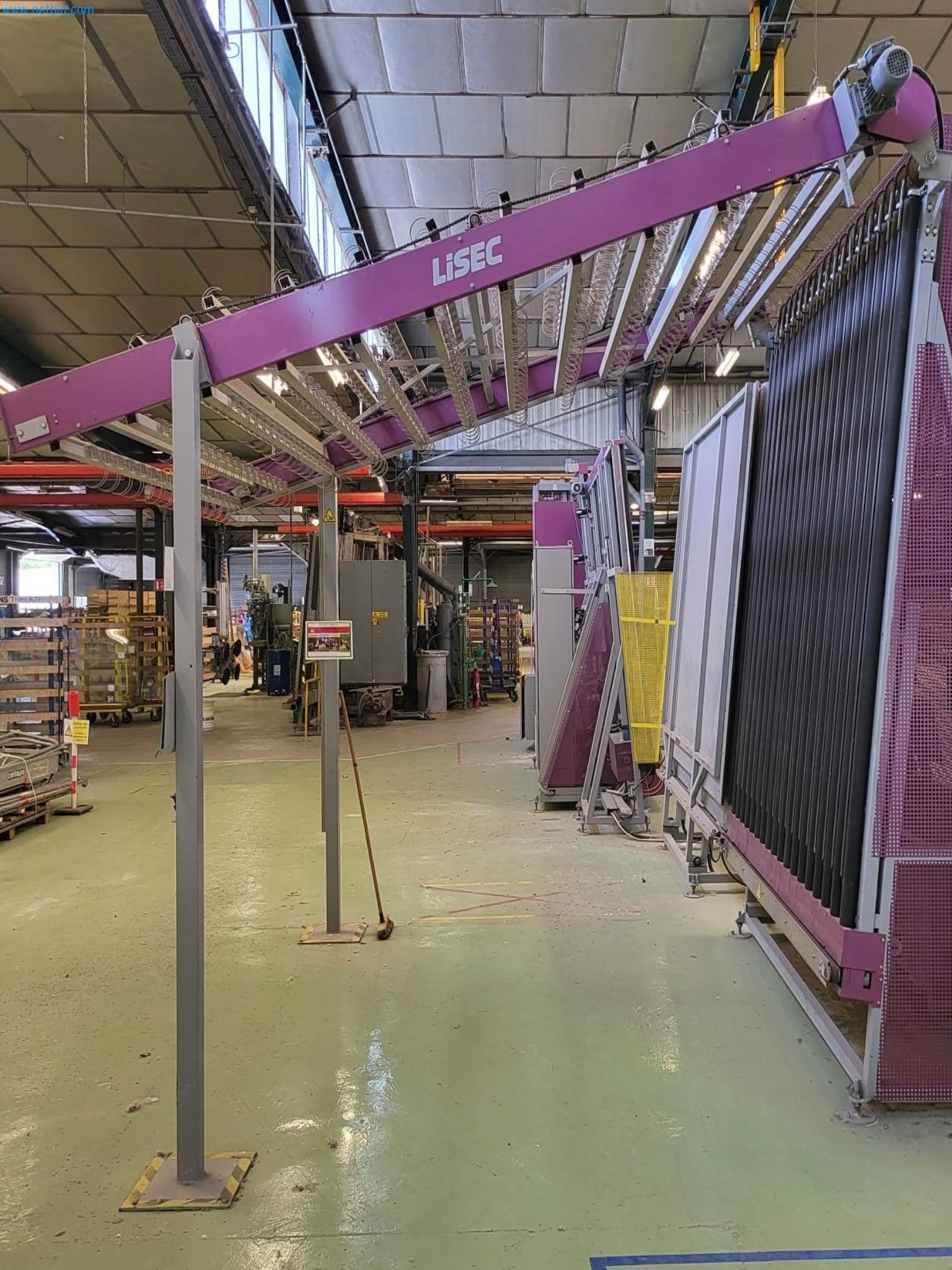 Sale of a complete warehouse of machinery for the glass industry in Spain-2