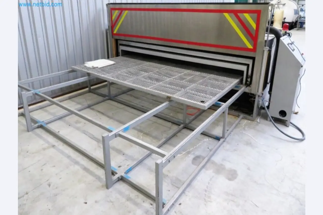 Sale of a complete warehouse of machinery for the glass industry in Spain-1