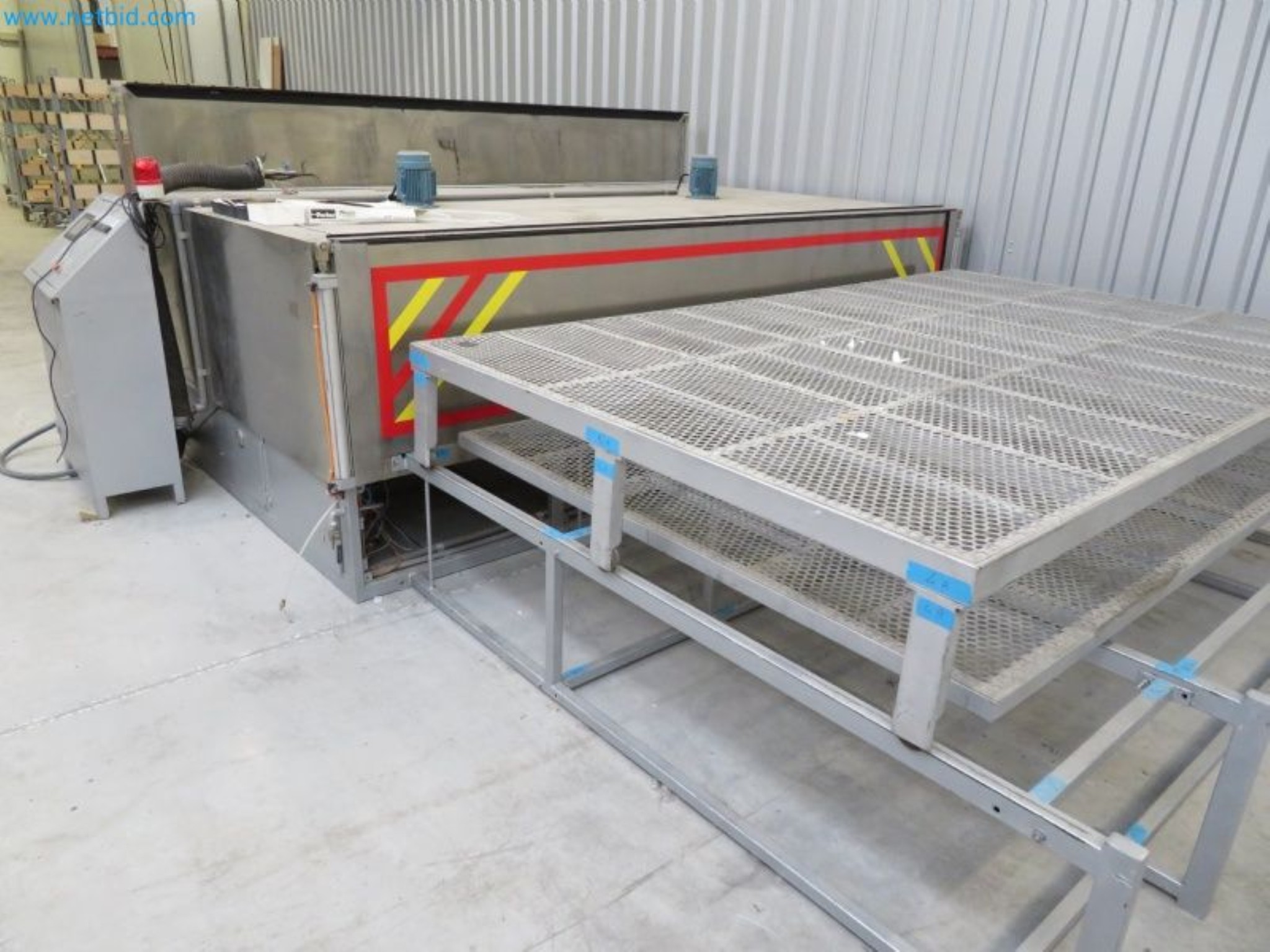 Sale of a complete warehouse of machinery for the glass industry in Spain-3