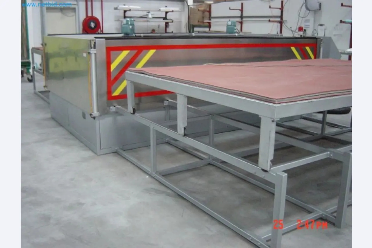 Sale of a complete warehouse of machinery for the glass industry in Spain-4