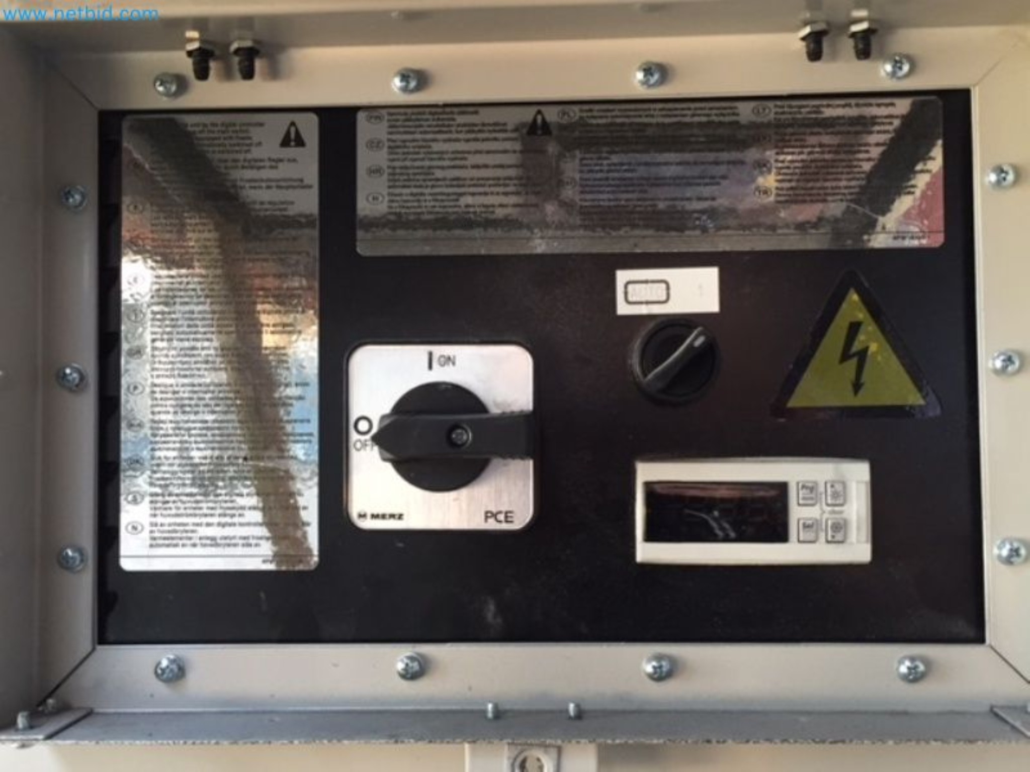 Sale of a complete warehouse of machinery for the glass industry in Spain-3