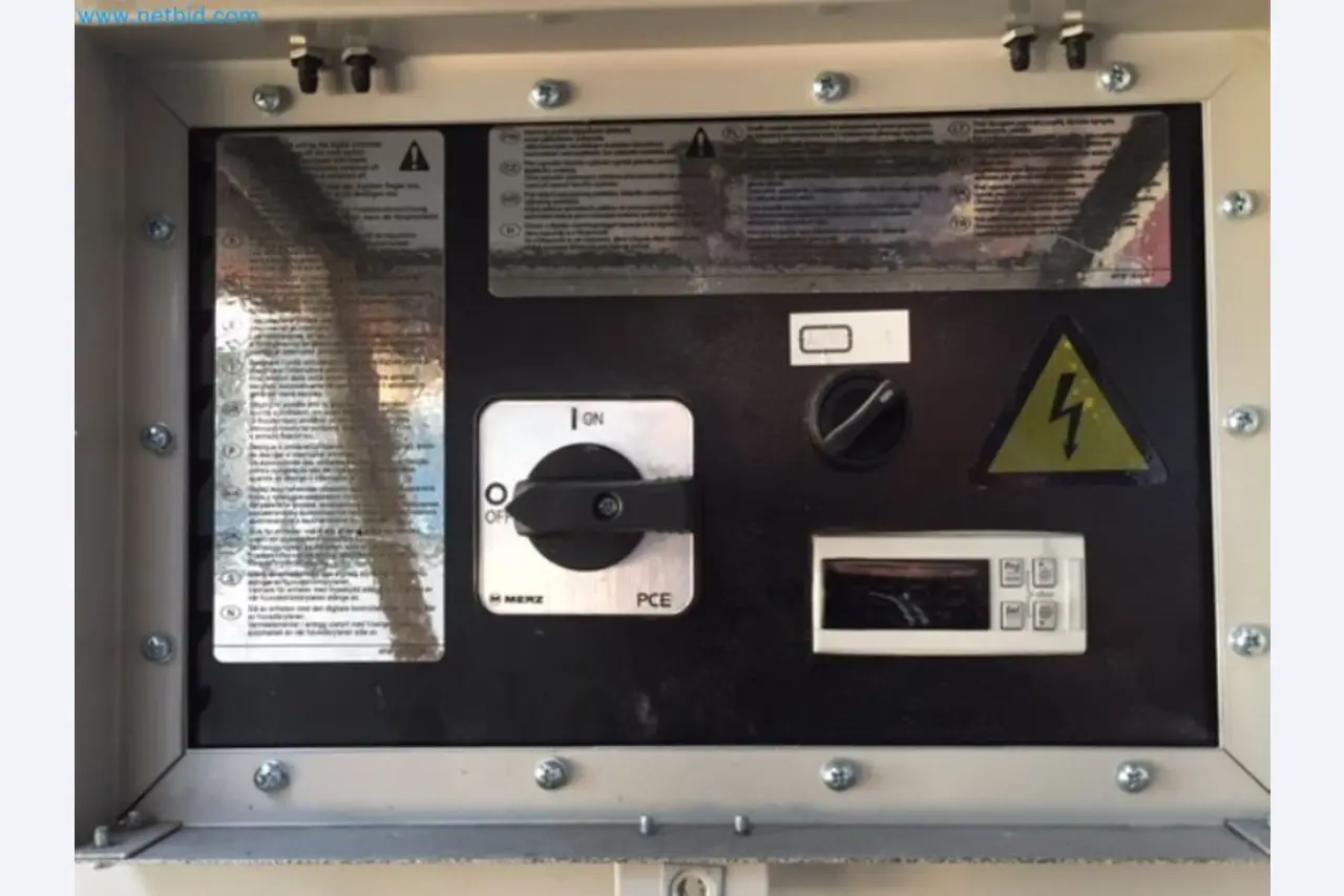 Sale of a complete warehouse of machinery for the glass industry in Spain-3