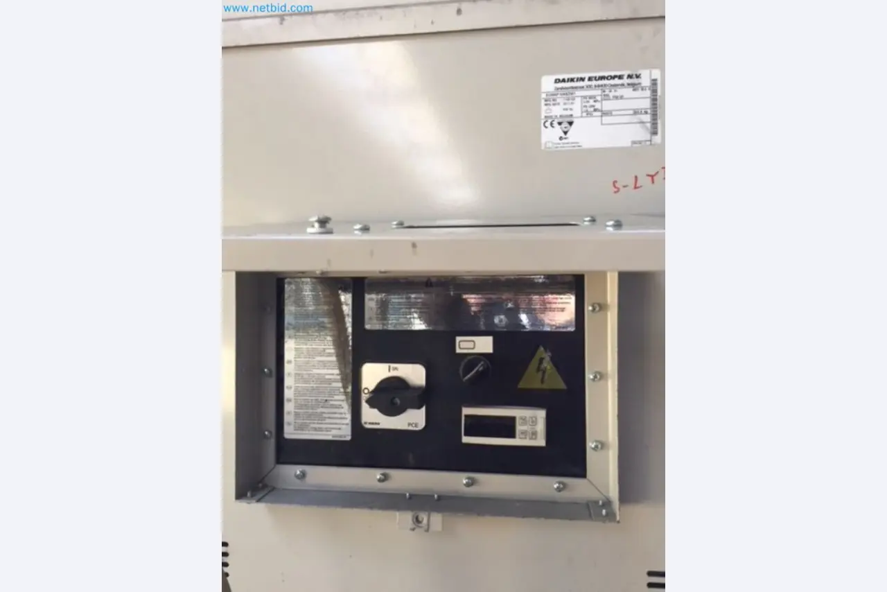 Sale of a complete warehouse of machinery for the glass industry in Spain-4