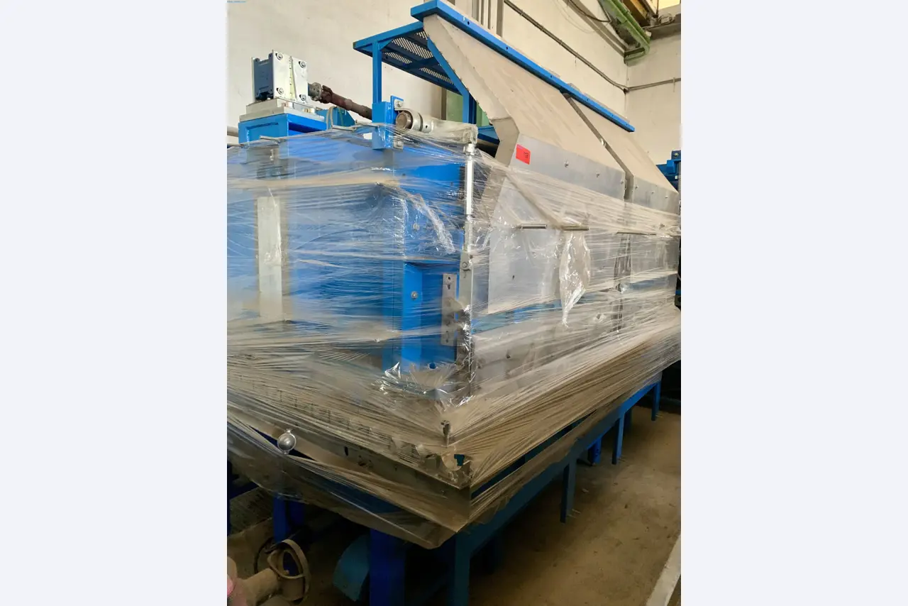 Sale of a complete warehouse of machinery for the glass industry in Spain-13