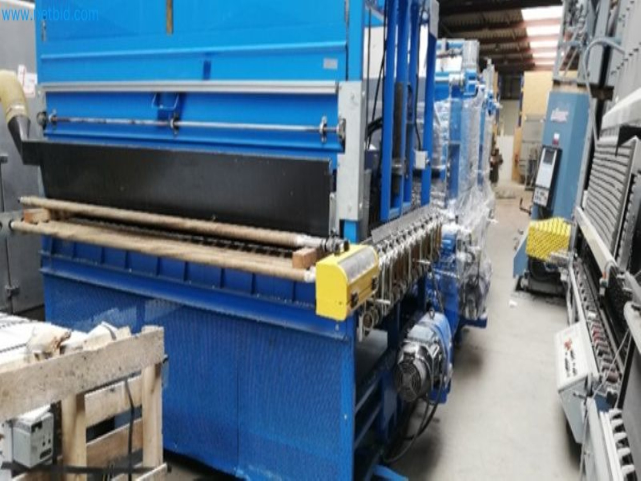 Sale of a complete warehouse of machinery for the glass industry in Spain-14