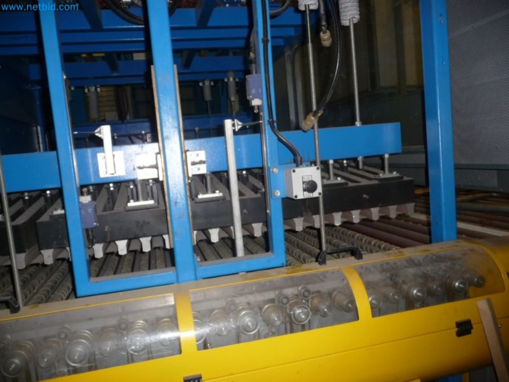 Sale of a complete warehouse of machinery for the glass industry in Spain-15