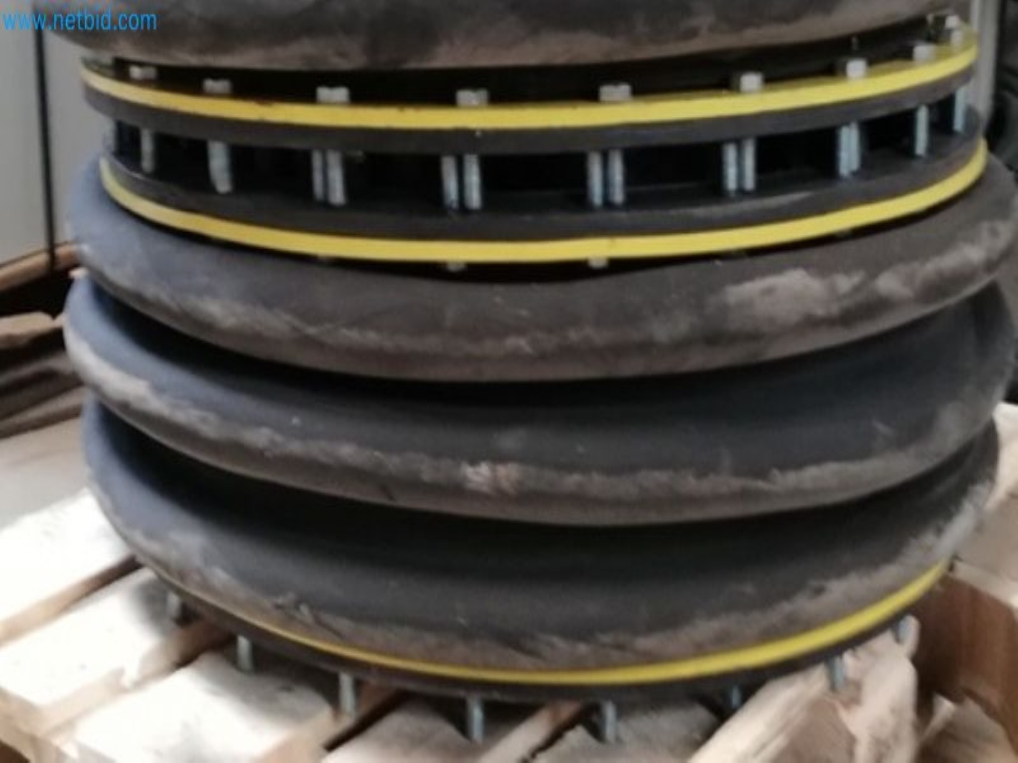 Sale of a complete warehouse of machinery for the glass industry in Spain-18