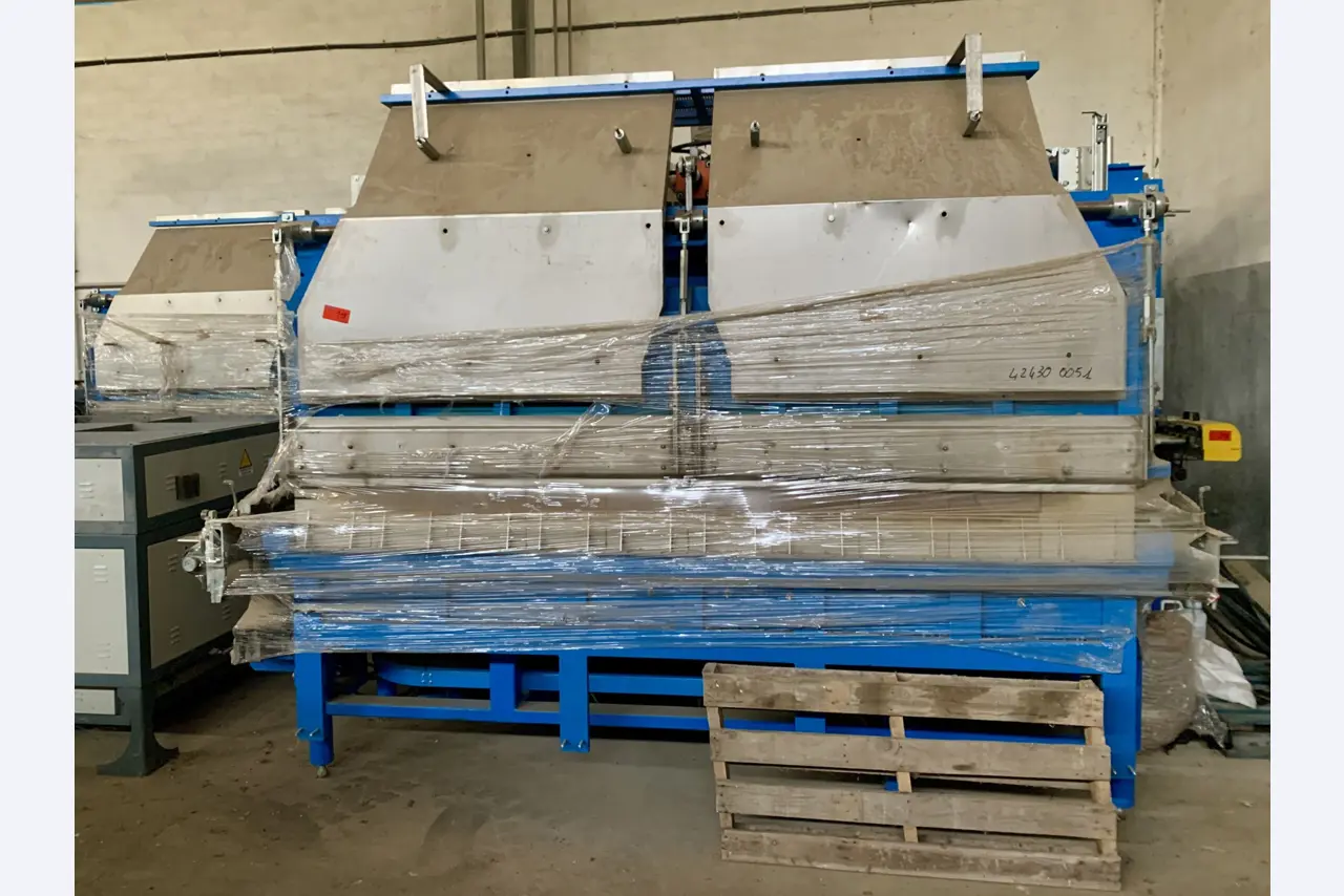 Sale of a complete warehouse of machinery for the glass industry in Spain-20