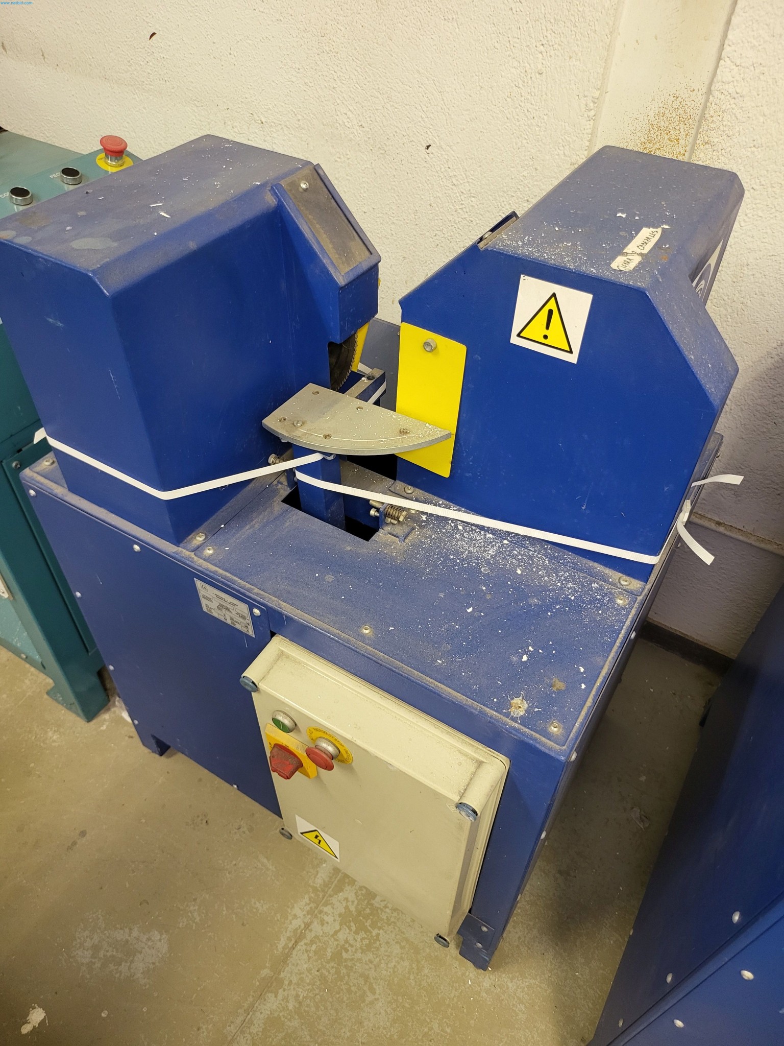 Sale of a complete warehouse of machinery for the glass industry in Spain-1