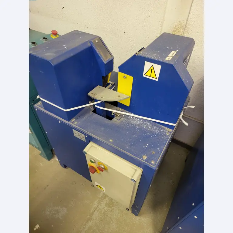 Sale of a complete warehouse of machinery for the glass industry in Spain-1