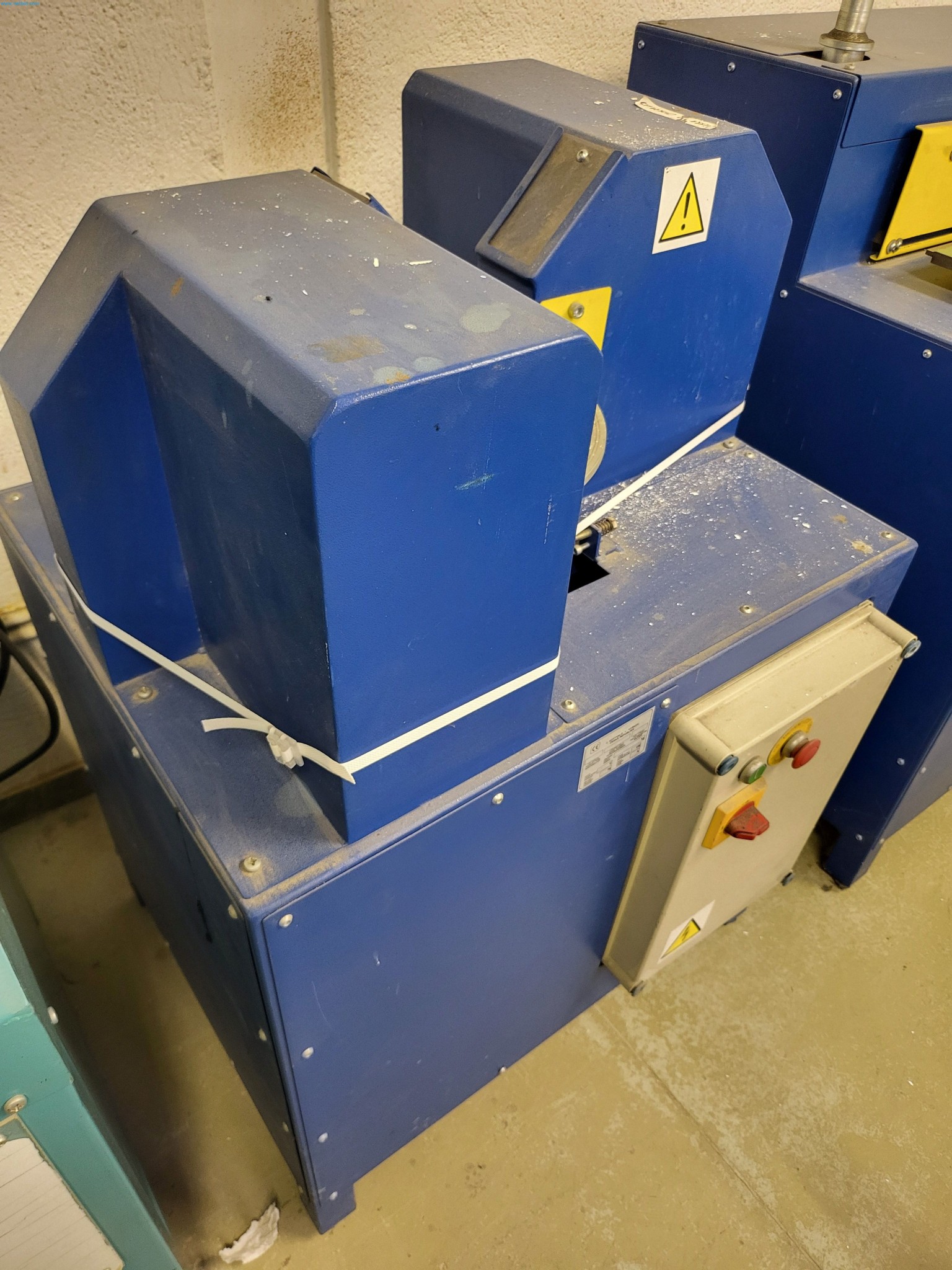 Sale of a complete warehouse of machinery for the glass industry in Spain-2