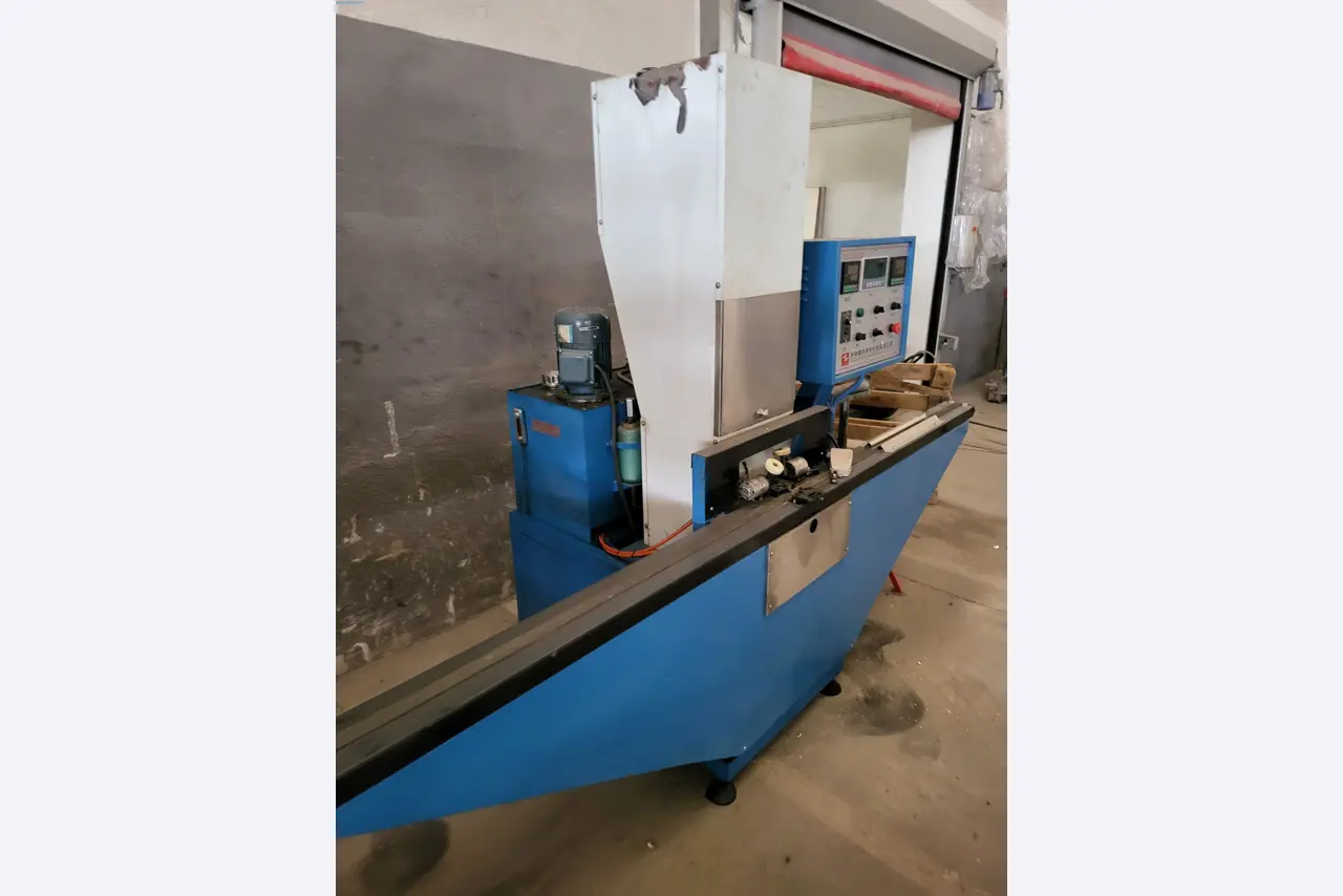 Sale of a complete warehouse of machinery for the glass industry in Spain-1