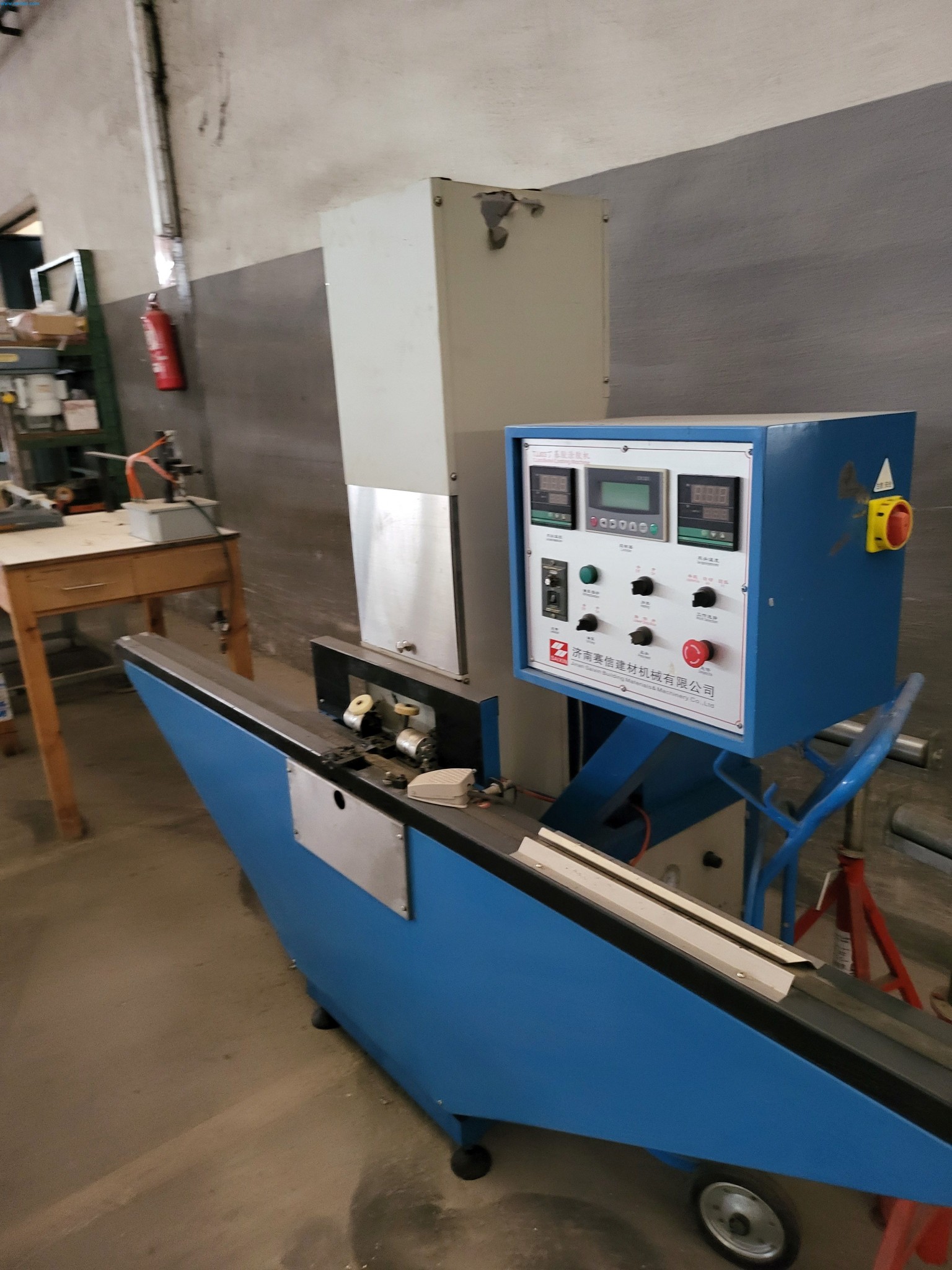 Sale of a complete warehouse of machinery for the glass industry in Spain-2