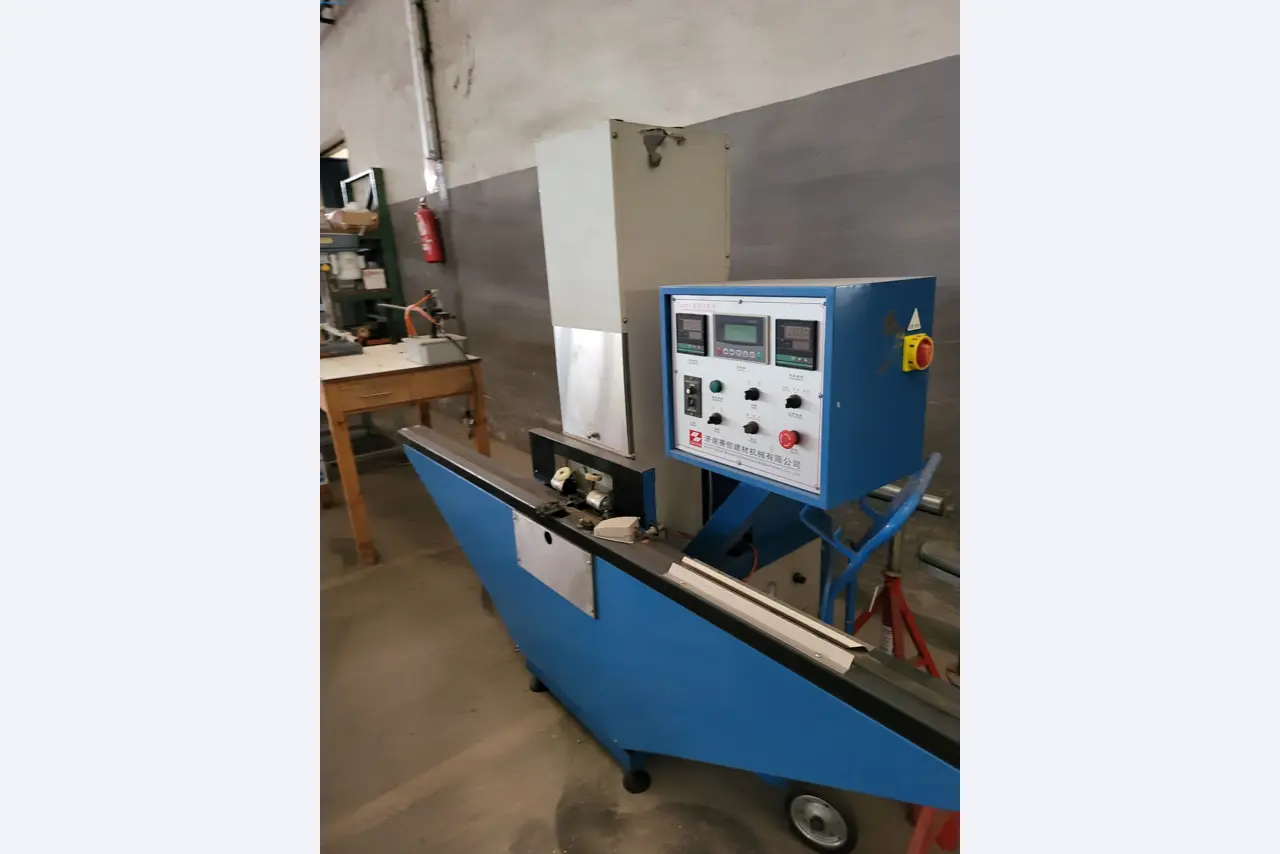 Sale of a complete warehouse of machinery for the glass industry in Spain-2