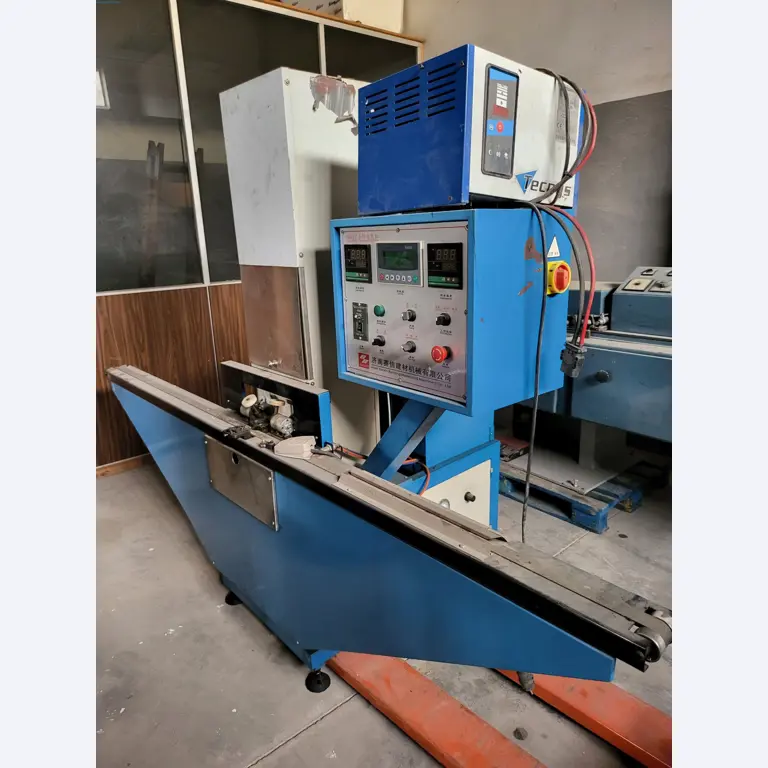 Sale of a complete warehouse of machinery for the glass industry in Spain-4