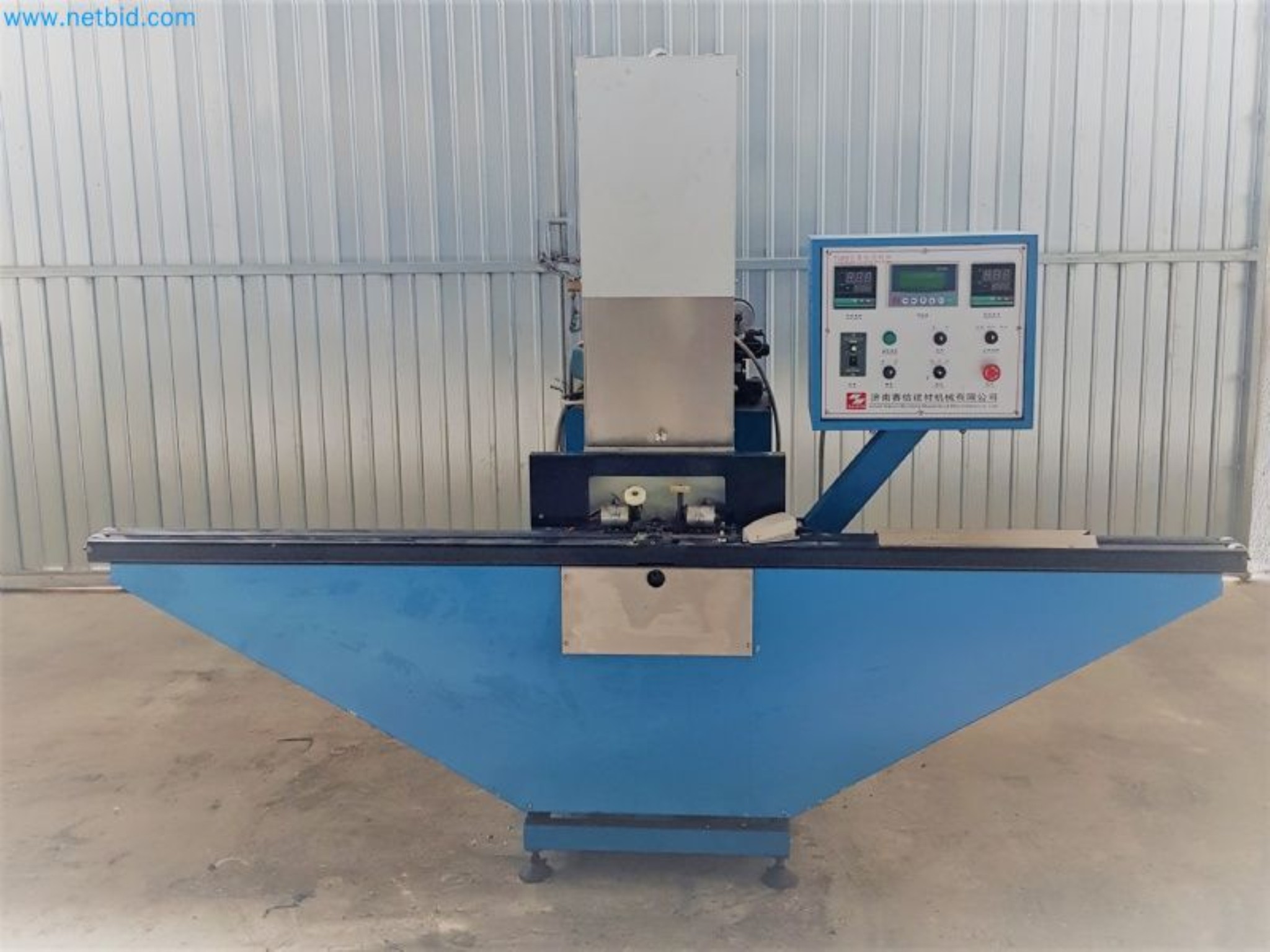 Sale of a complete warehouse of machinery for the glass industry in Spain-5