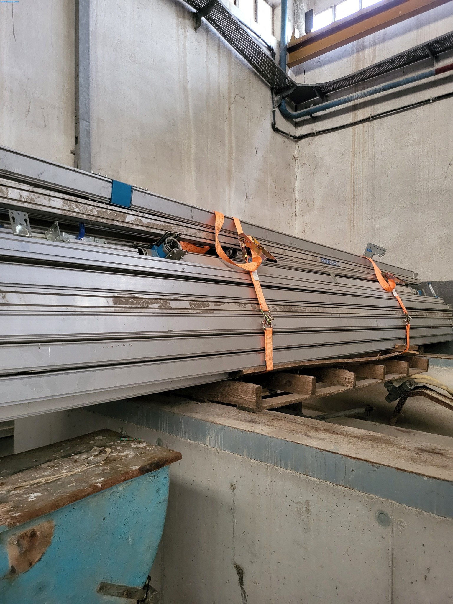 Sale of a complete warehouse of machinery for the glass industry in Spain-6