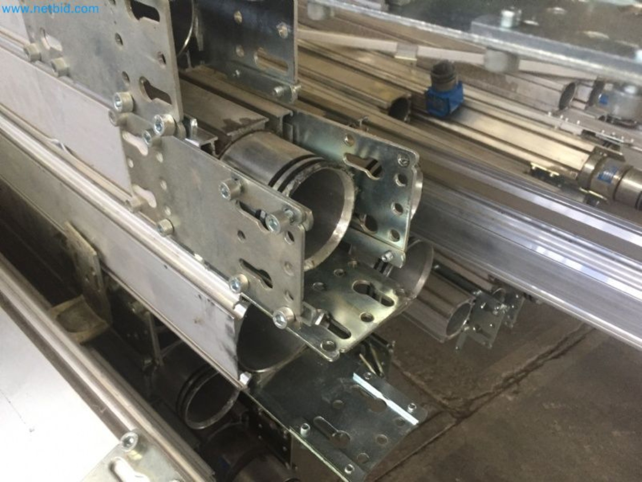 Sale of a complete warehouse of machinery for the glass industry in Spain-8