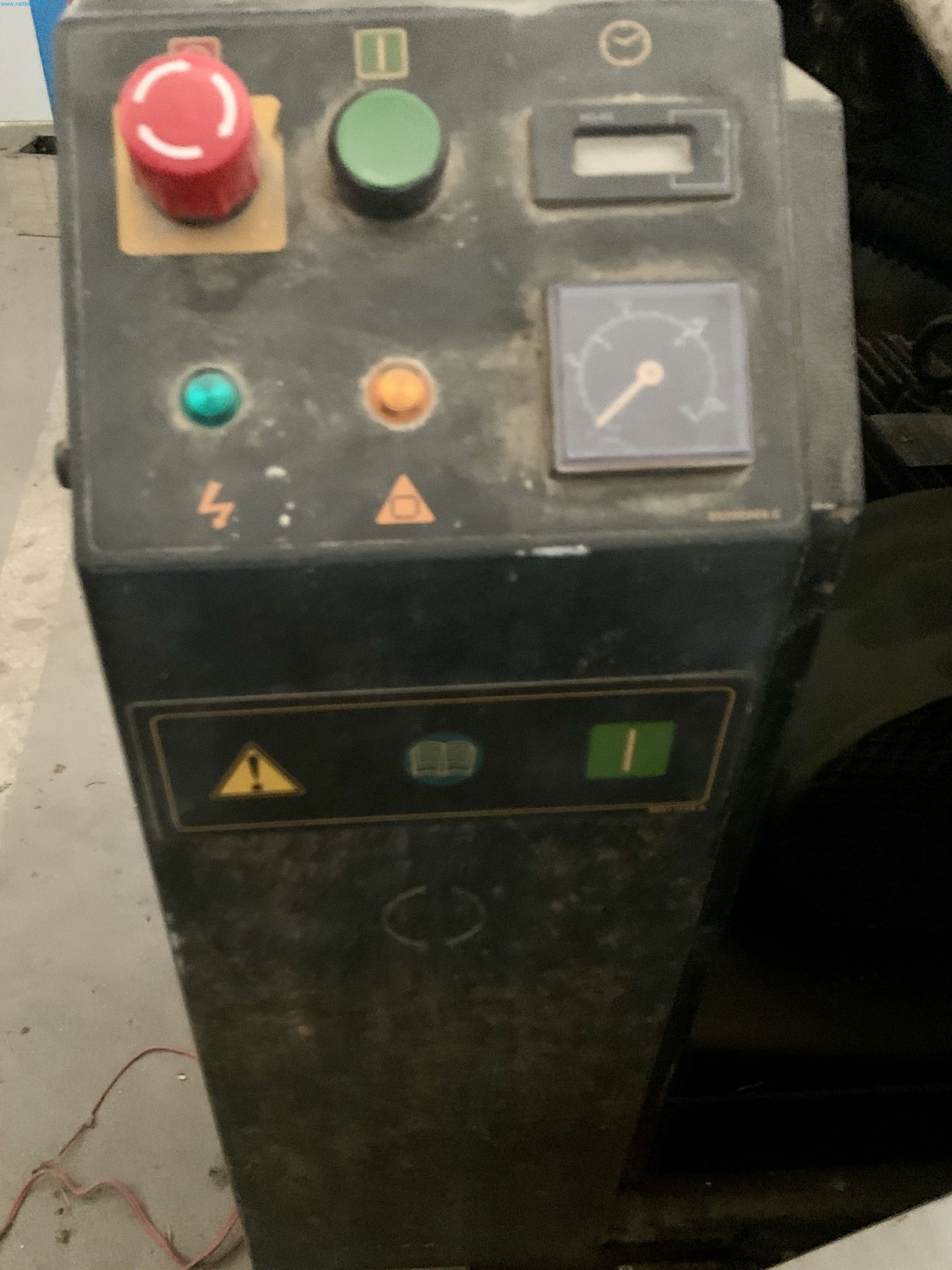 Sale of a complete warehouse of machinery for the glass industry in Spain-3