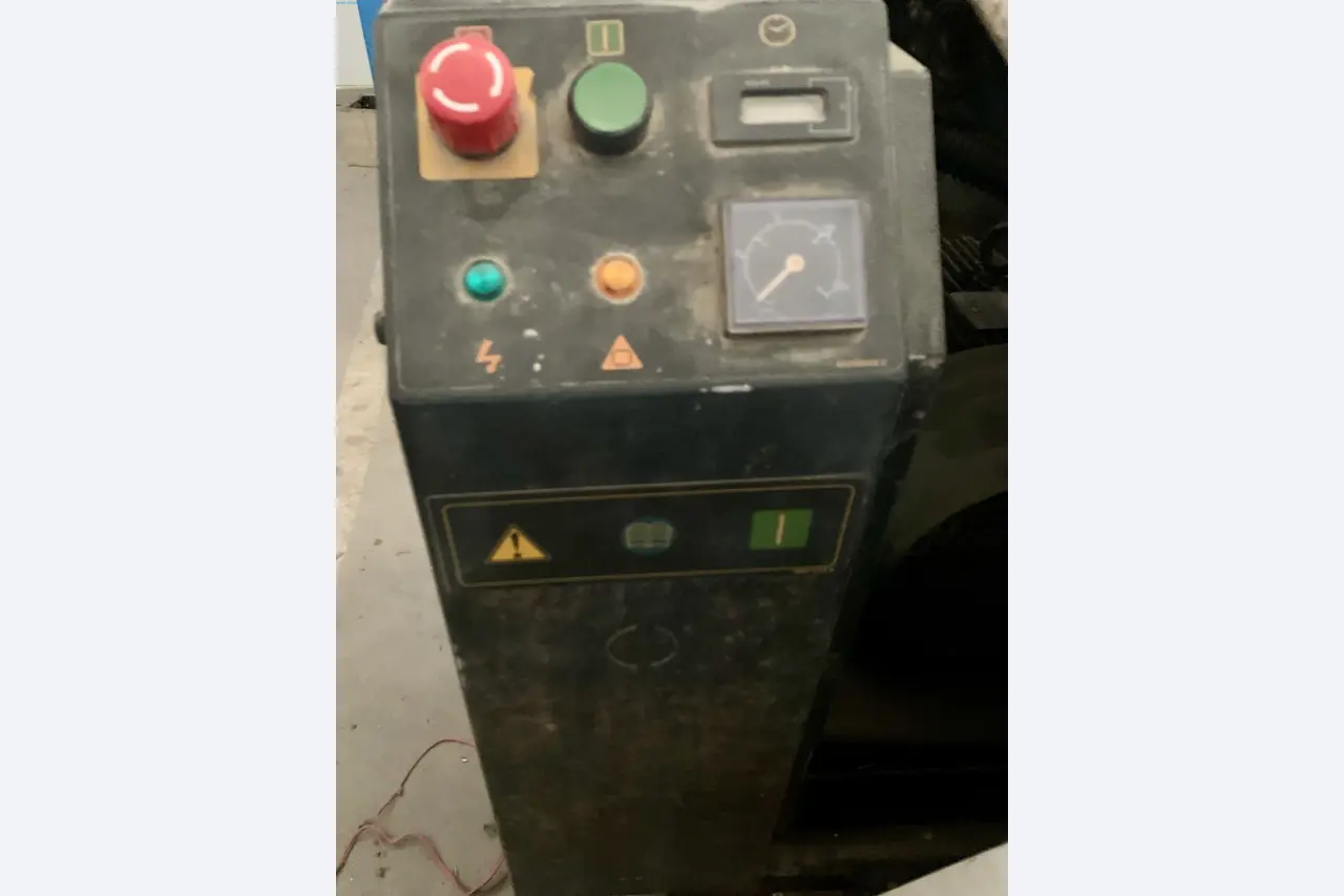 Sale of a complete warehouse of machinery for the glass industry in Spain-3