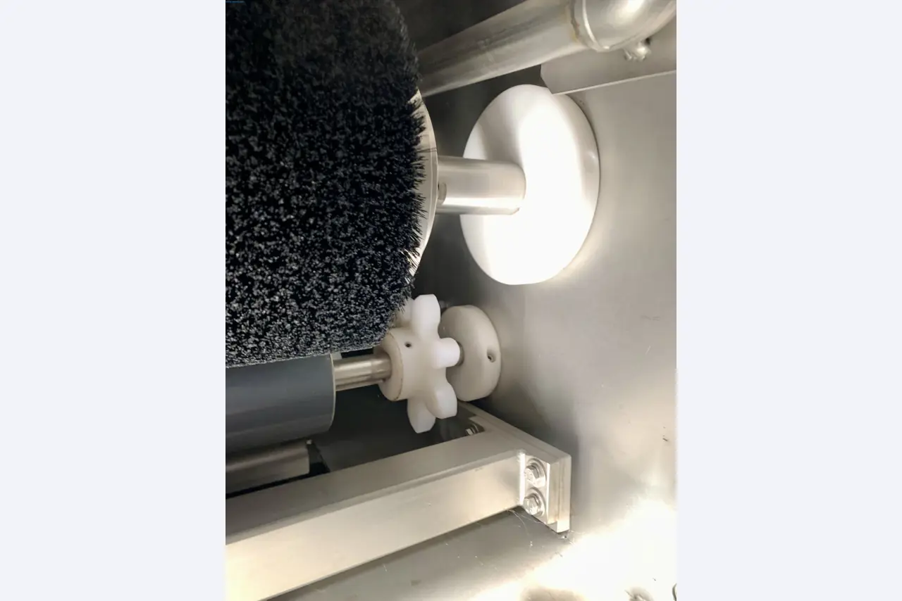 Sale of a complete warehouse of machinery for the glass industry in Spain-12