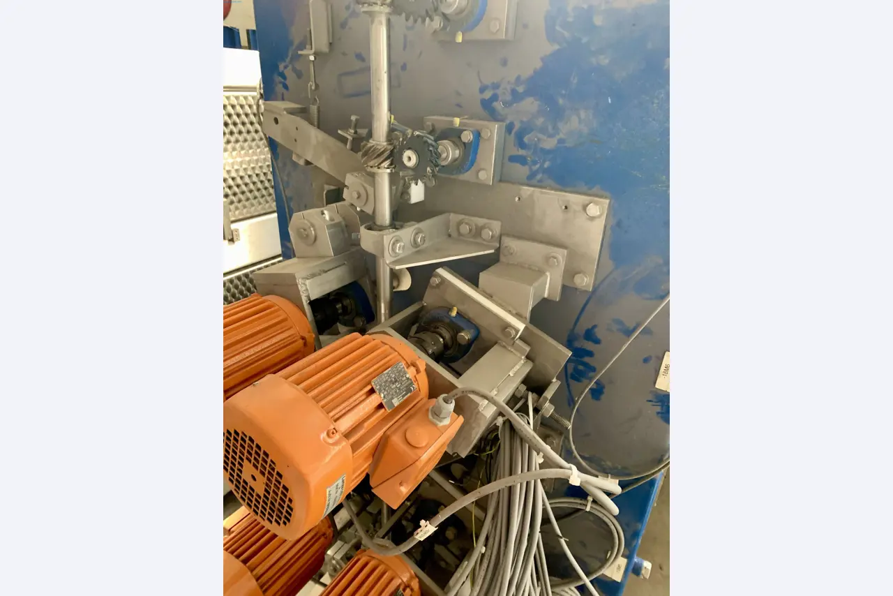 Sale of a complete warehouse of machinery for the glass industry in Spain-13