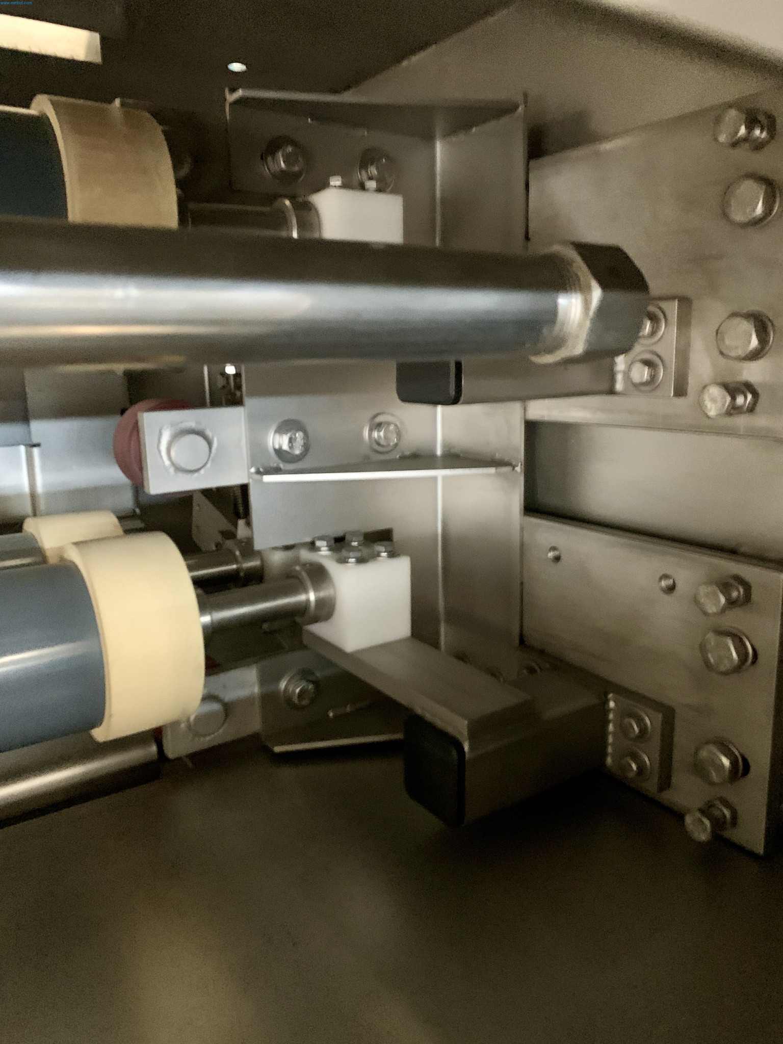 Sale of a complete warehouse of machinery for the glass industry in Spain-14