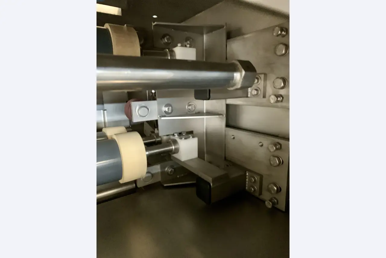 Sale of a complete warehouse of machinery for the glass industry in Spain-14