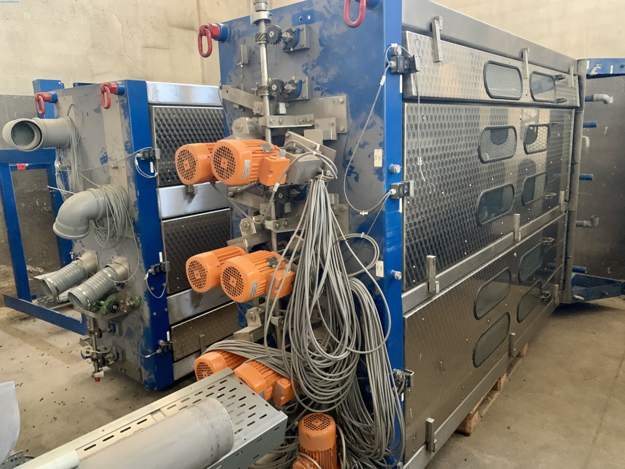 Sale of a complete warehouse of machinery for the glass industry in Spain-24