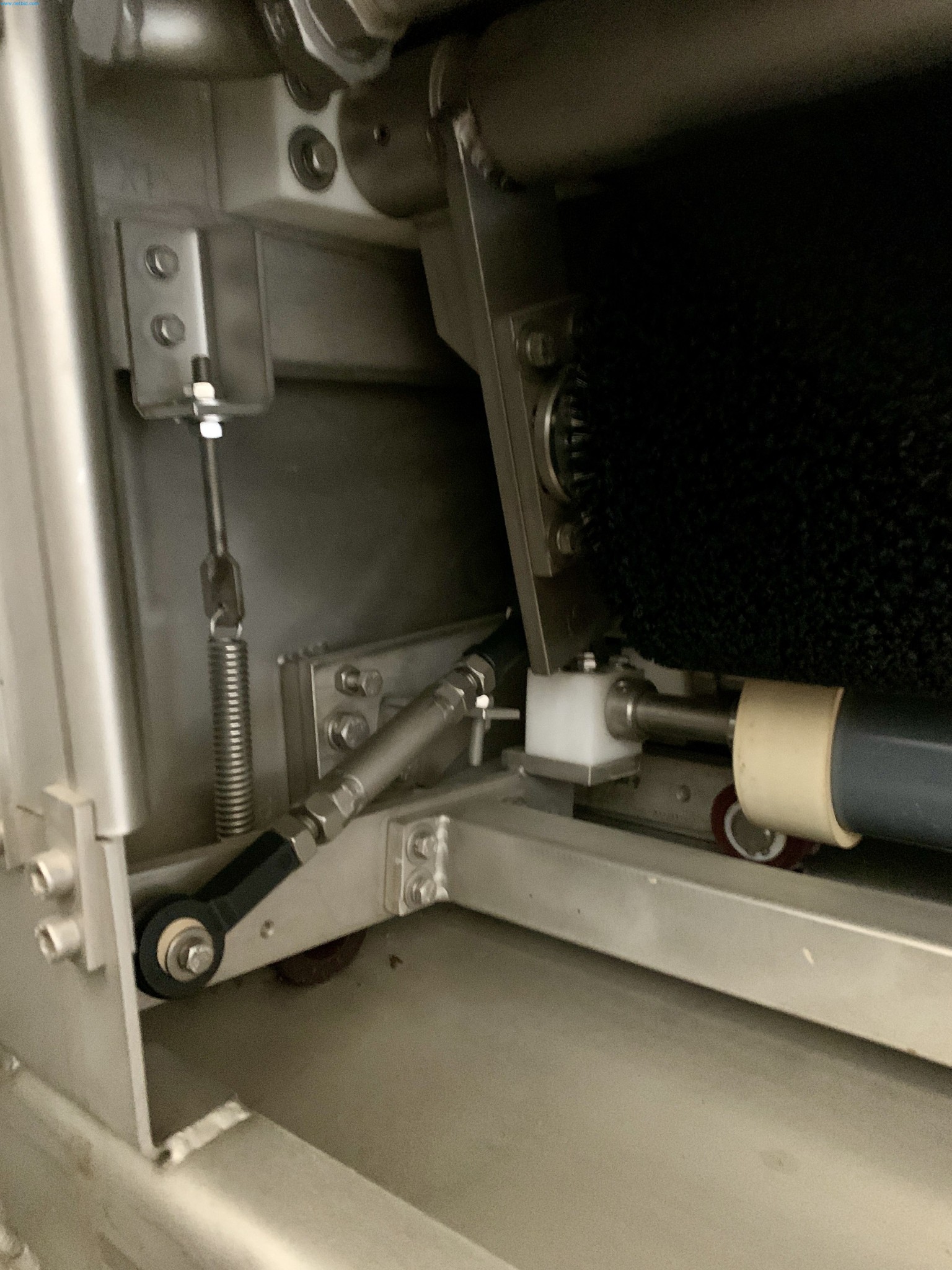 Sale of a complete warehouse of machinery for the glass industry in Spain-3