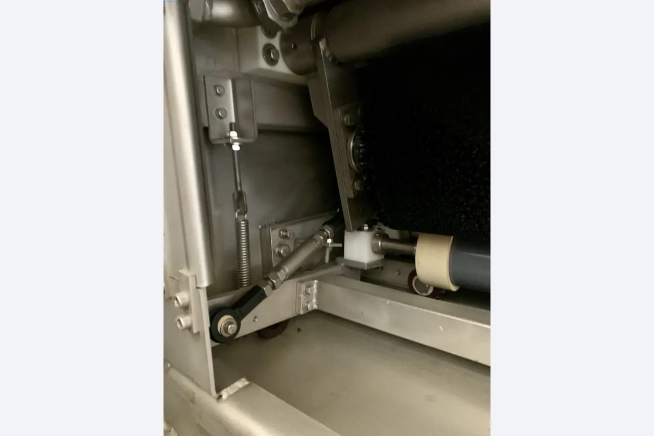 Sale of a complete warehouse of machinery for the glass industry in Spain-3