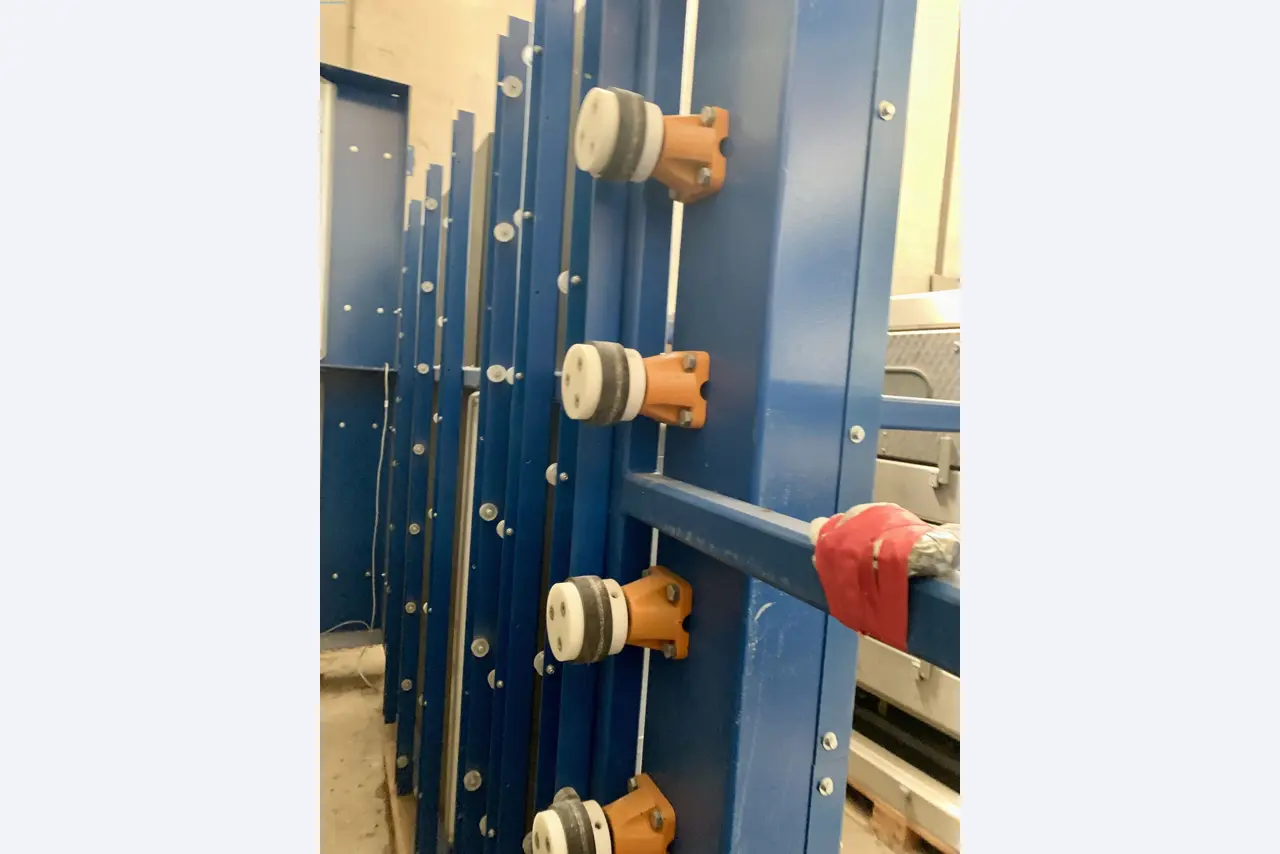 Sale of a complete warehouse of machinery for the glass industry in Spain-9