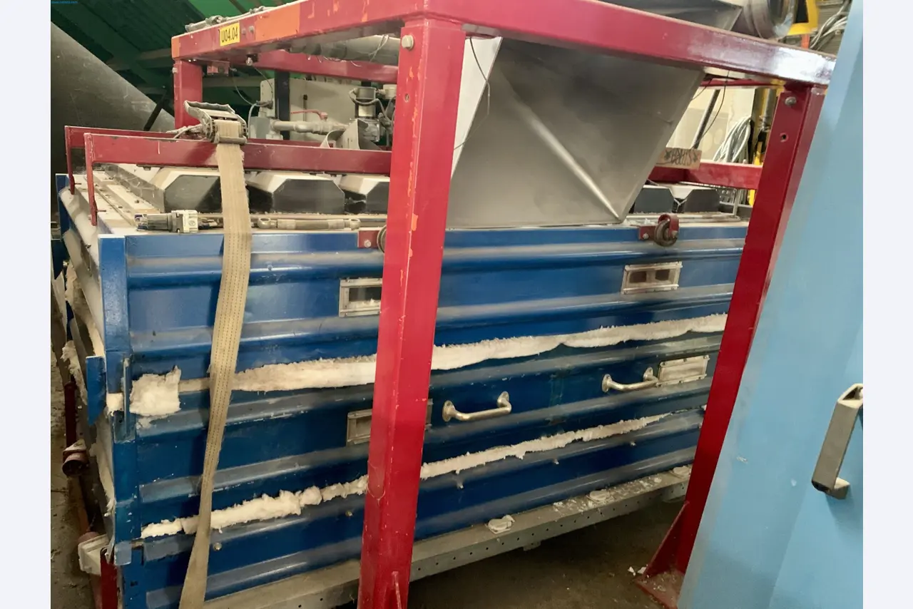 Sale of a complete warehouse of machinery for the glass industry in Spain-5