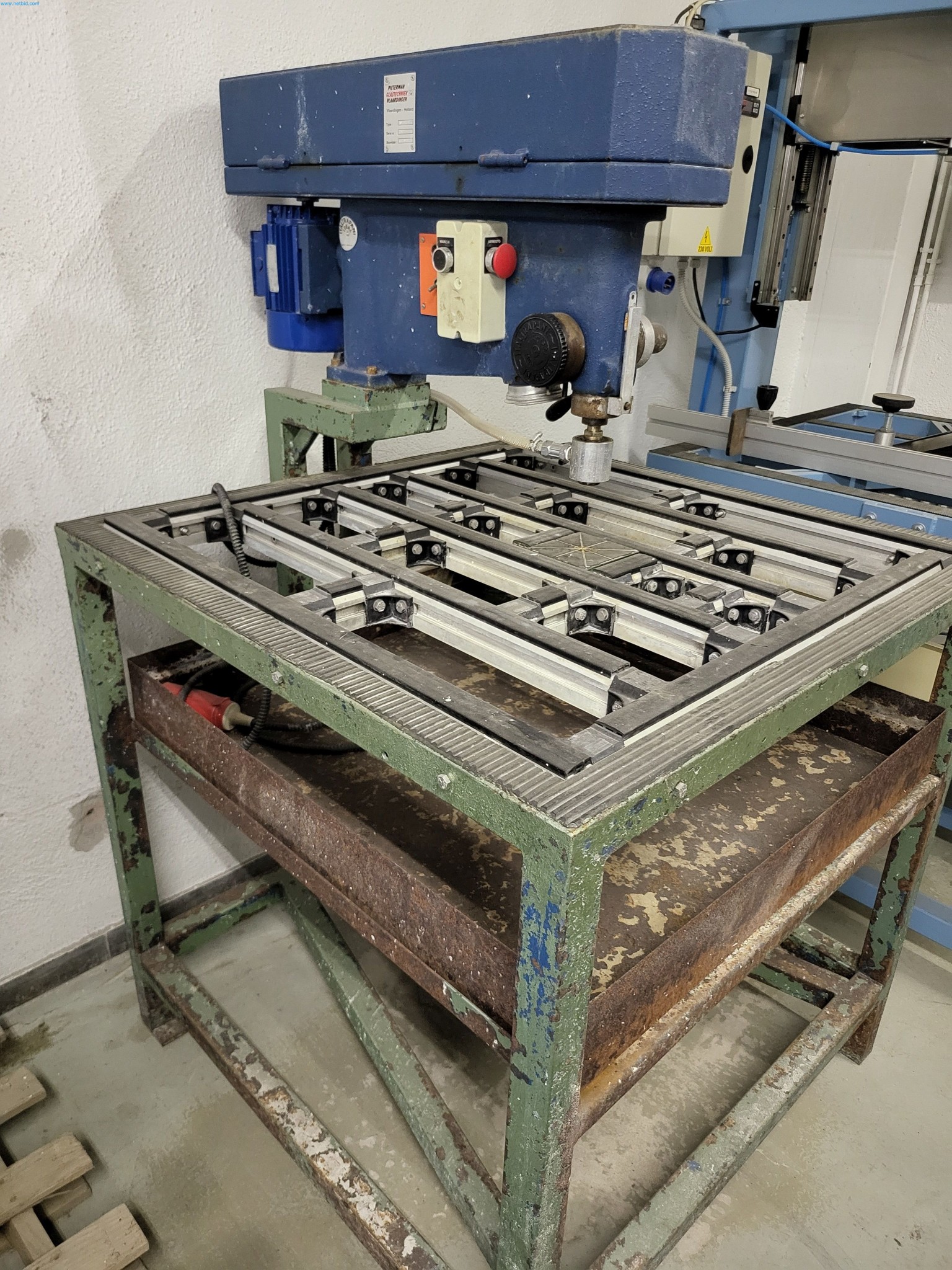 Sale of a complete warehouse of machinery for the glass industry in Spain-1