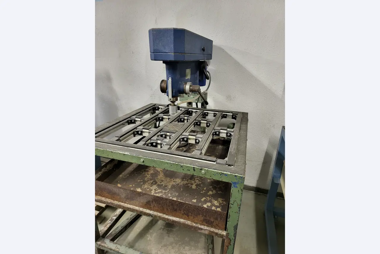 Sale of a complete warehouse of machinery for the glass industry in Spain-2