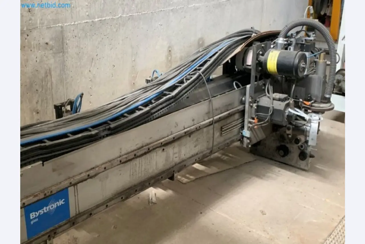 Sale of a complete warehouse of machinery for the glass industry in Spain-1