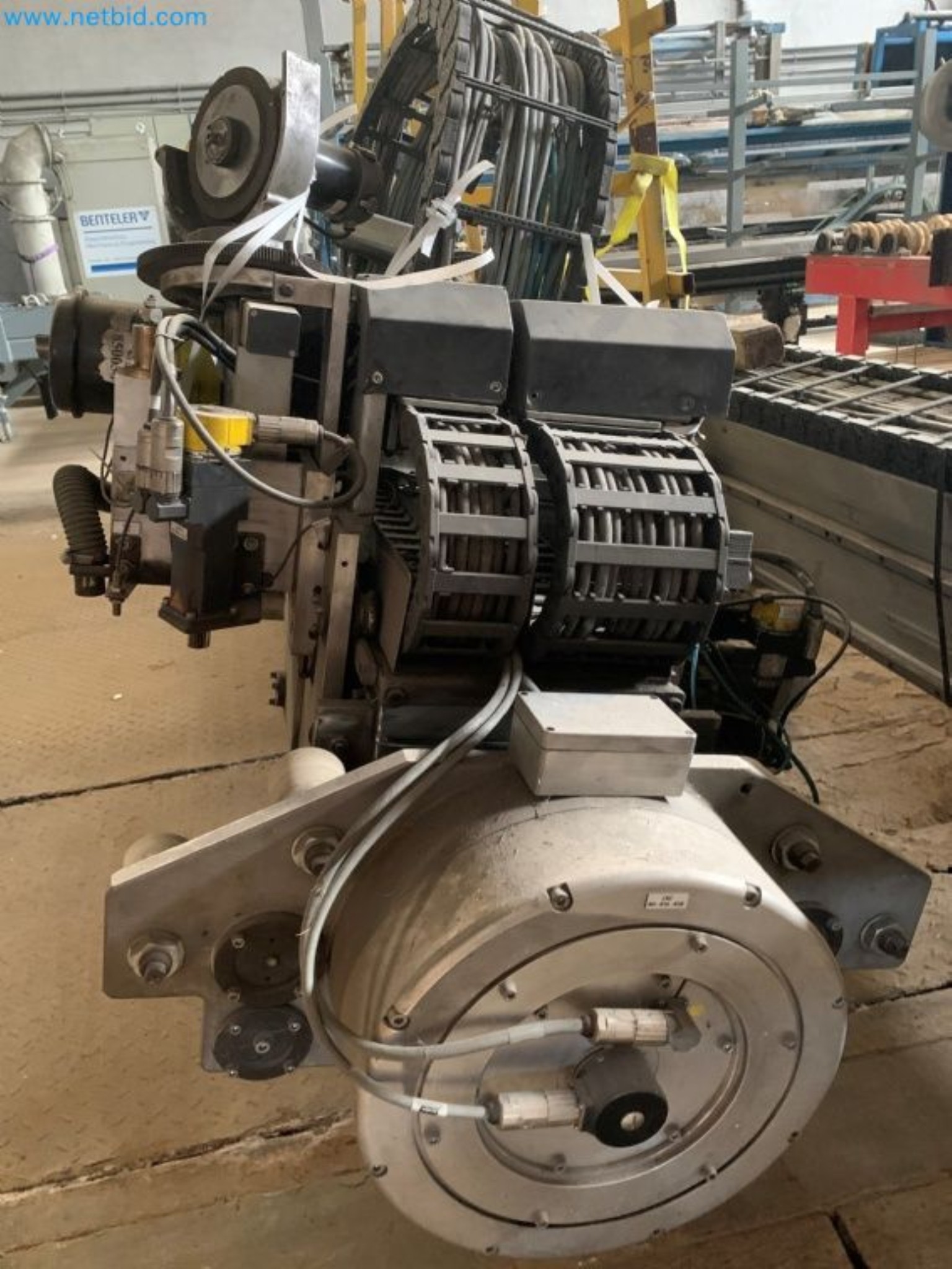 Sale of a complete warehouse of machinery for the glass industry in Spain-4