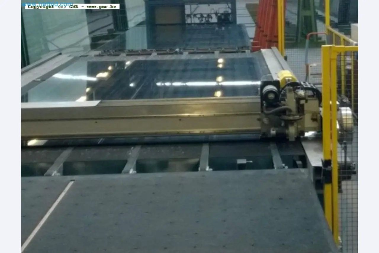 Sale of a complete warehouse of machinery for the glass industry in Spain-7