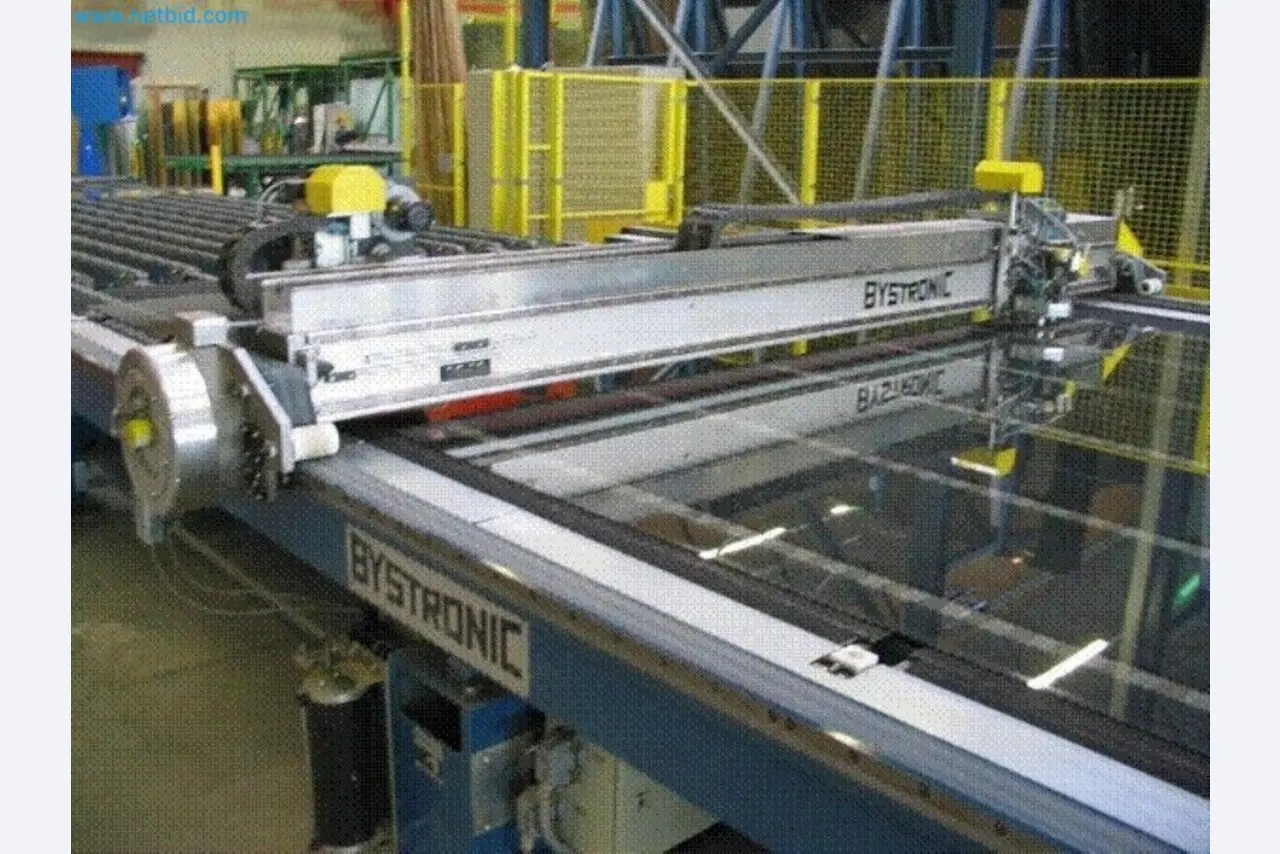 Sale of a complete warehouse of machinery for the glass industry in Spain-8